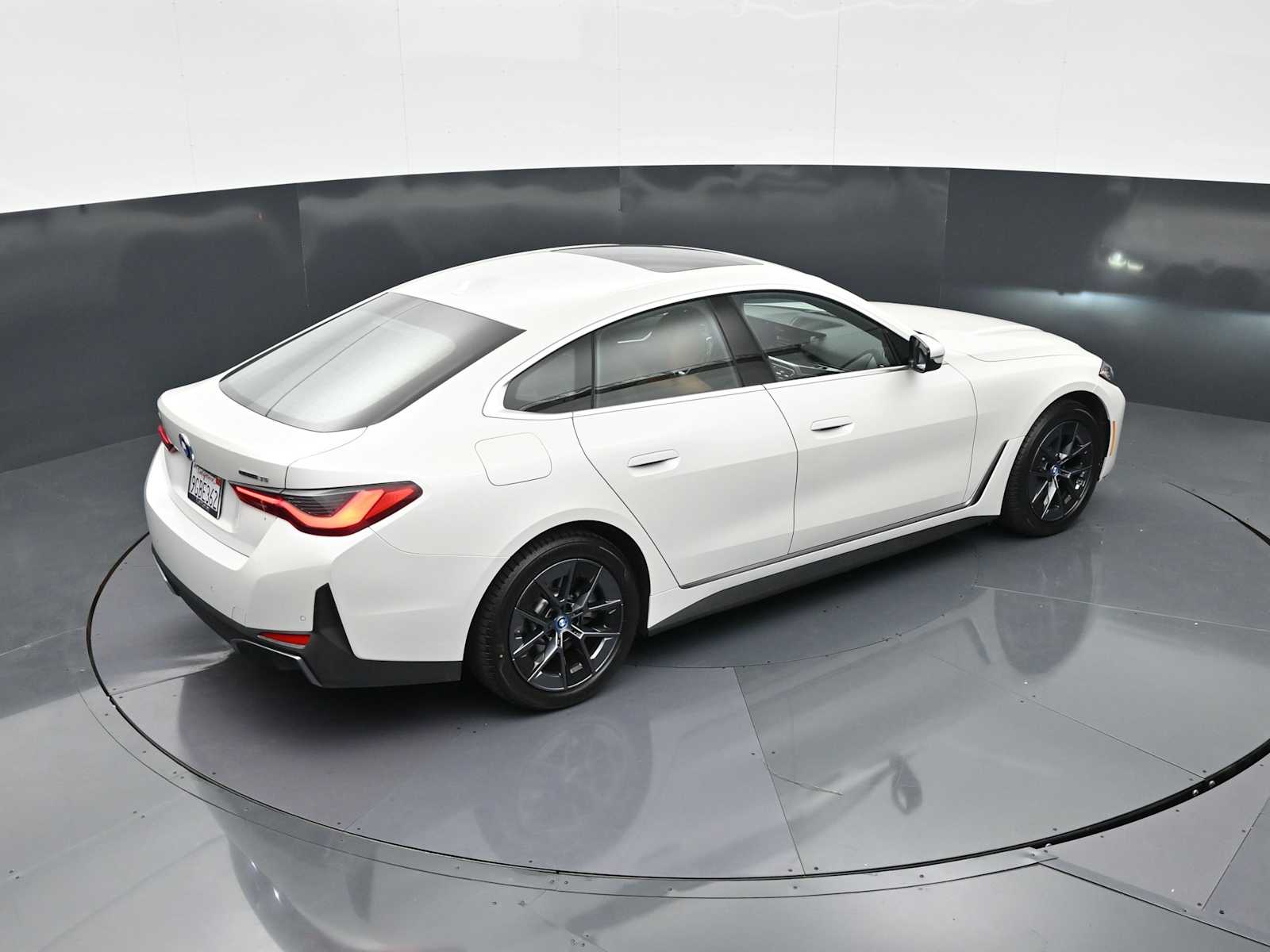 Thumbnail: 2023 BMW i4 - 21