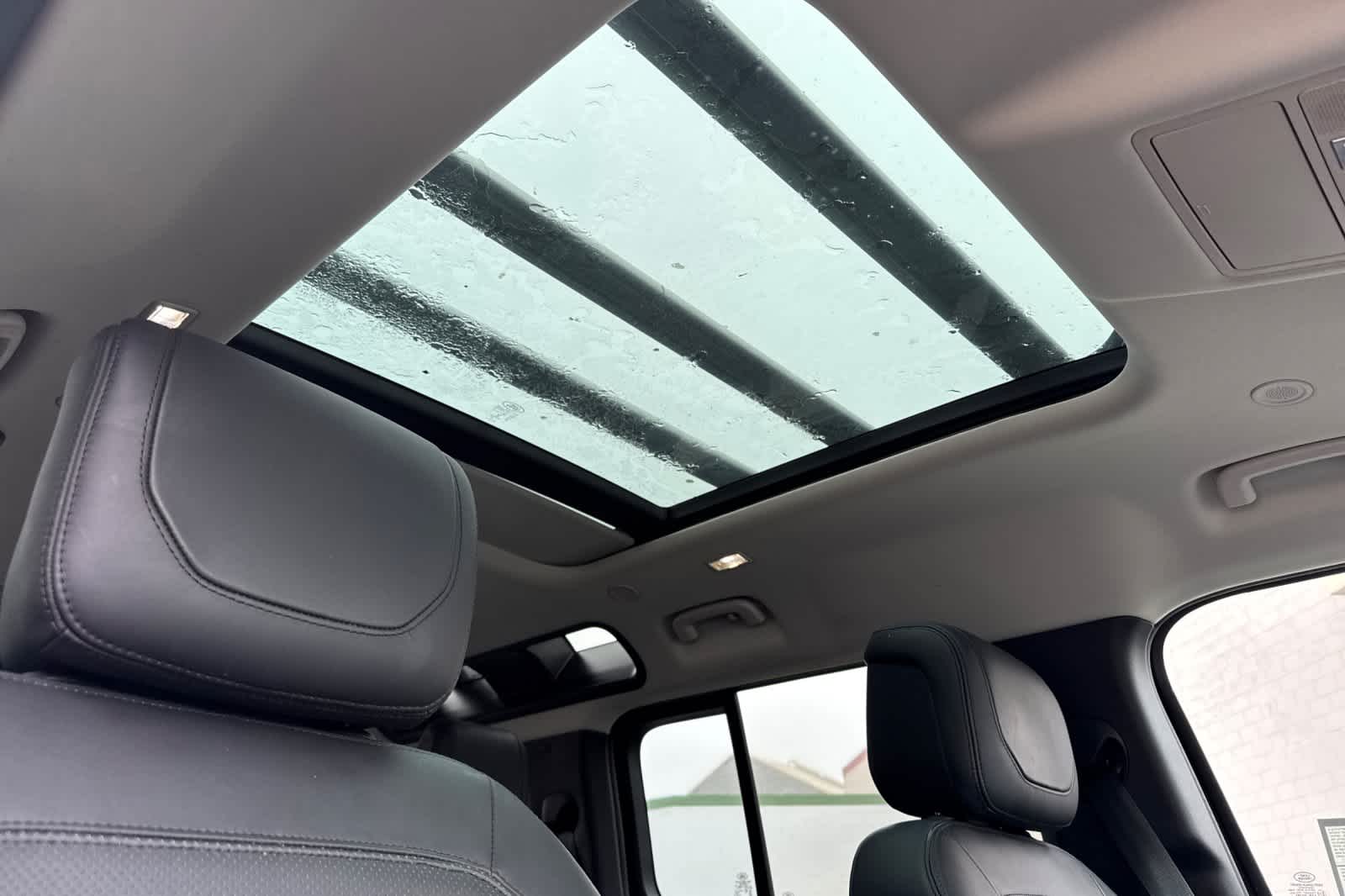 Thumbnail: 2020 Land Rover Defender - 18