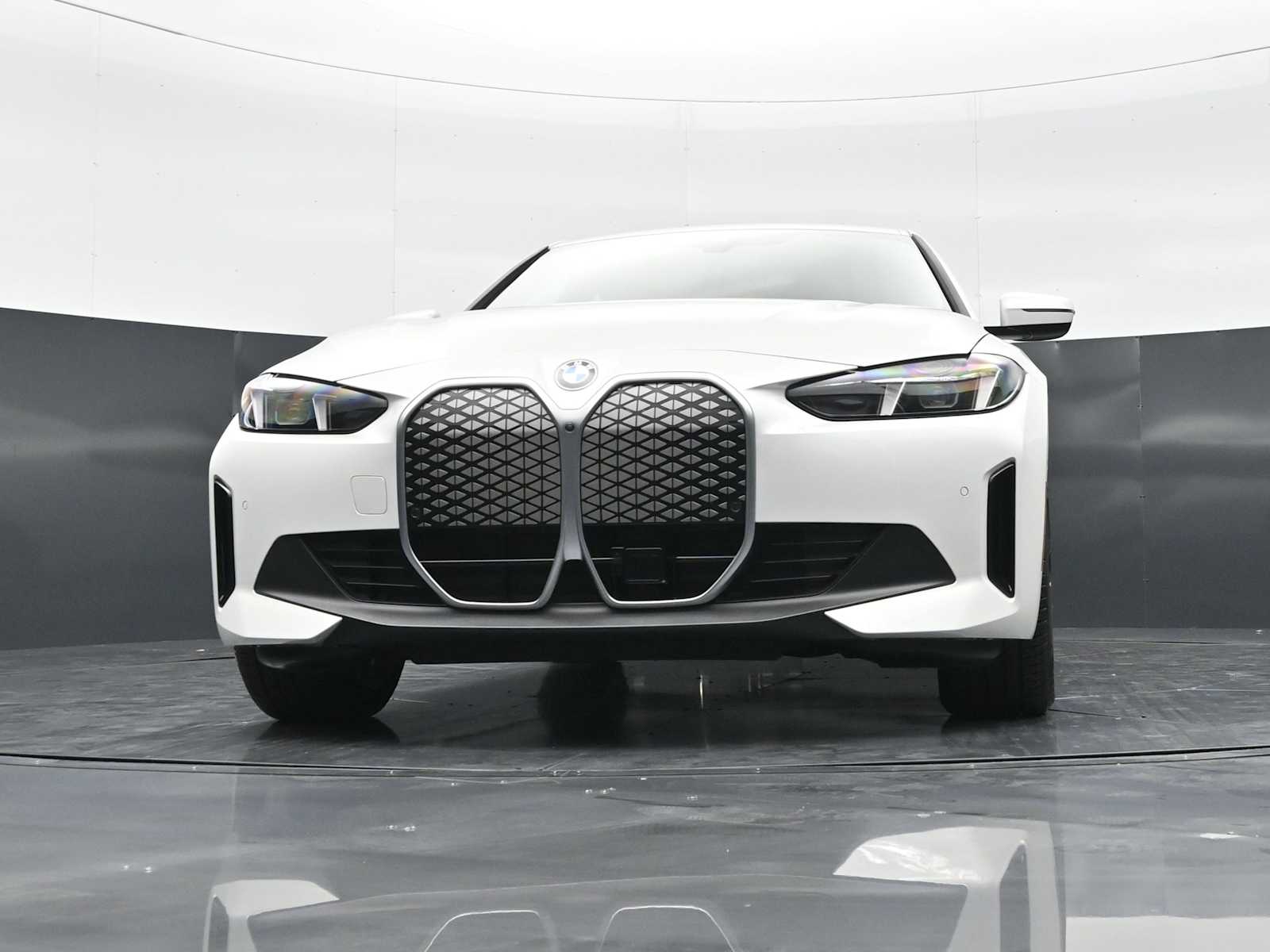 Thumbnail: 2026 BMW i4 - 26