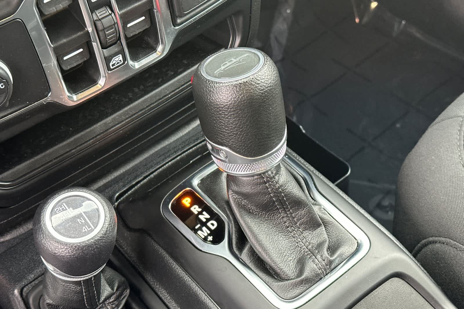 Thumbnail: 2023 Jeep Gladiator - 23