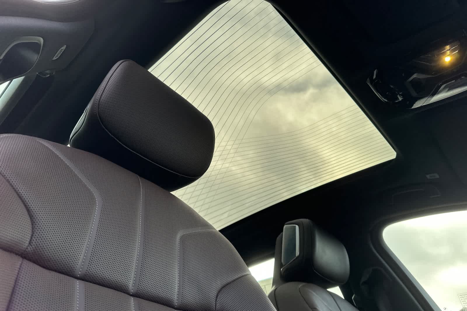 Thumbnail: 2025 BMW 7 Series - 18