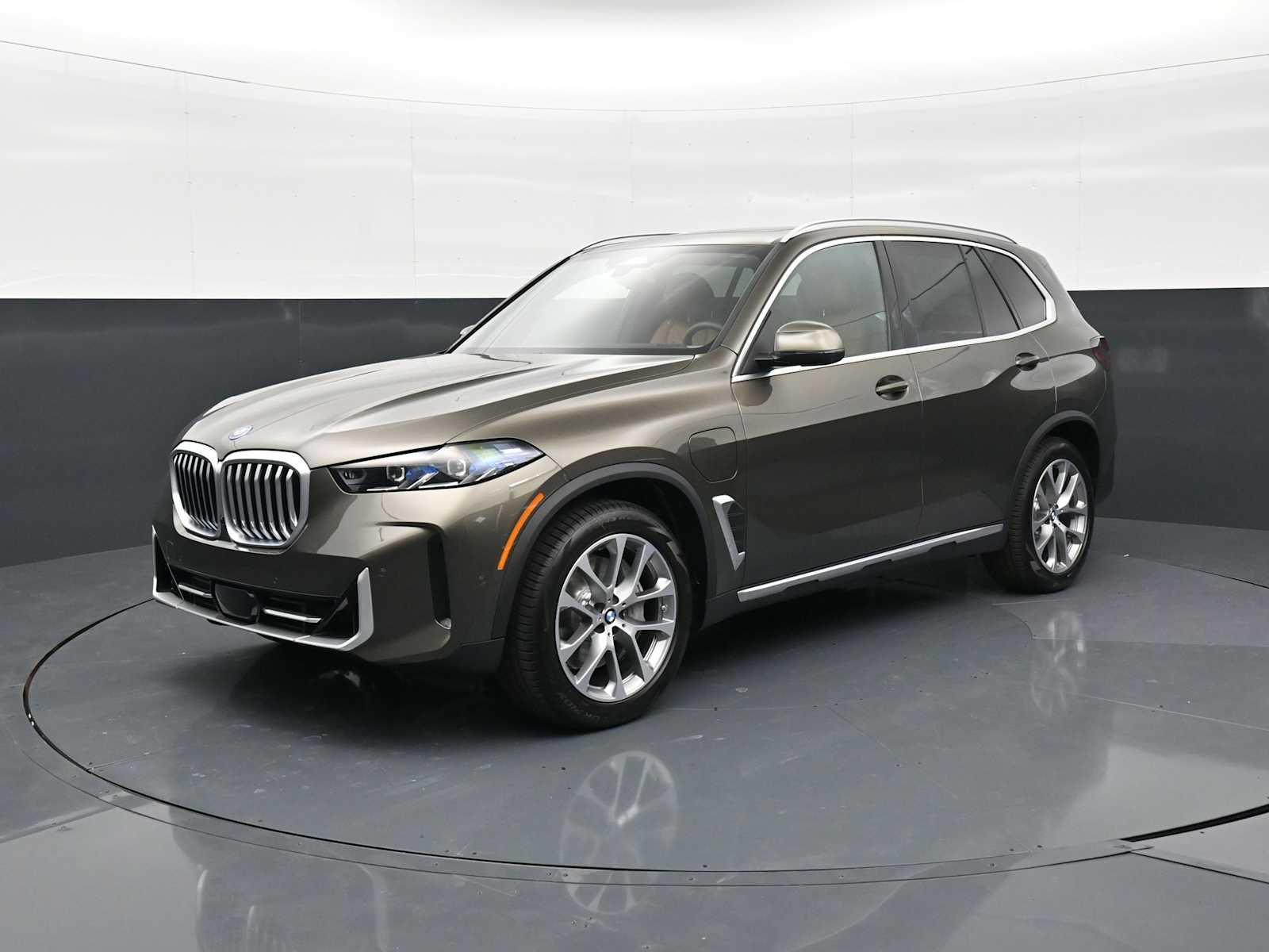 Thumbnail: 2026 BMW X5 - 1