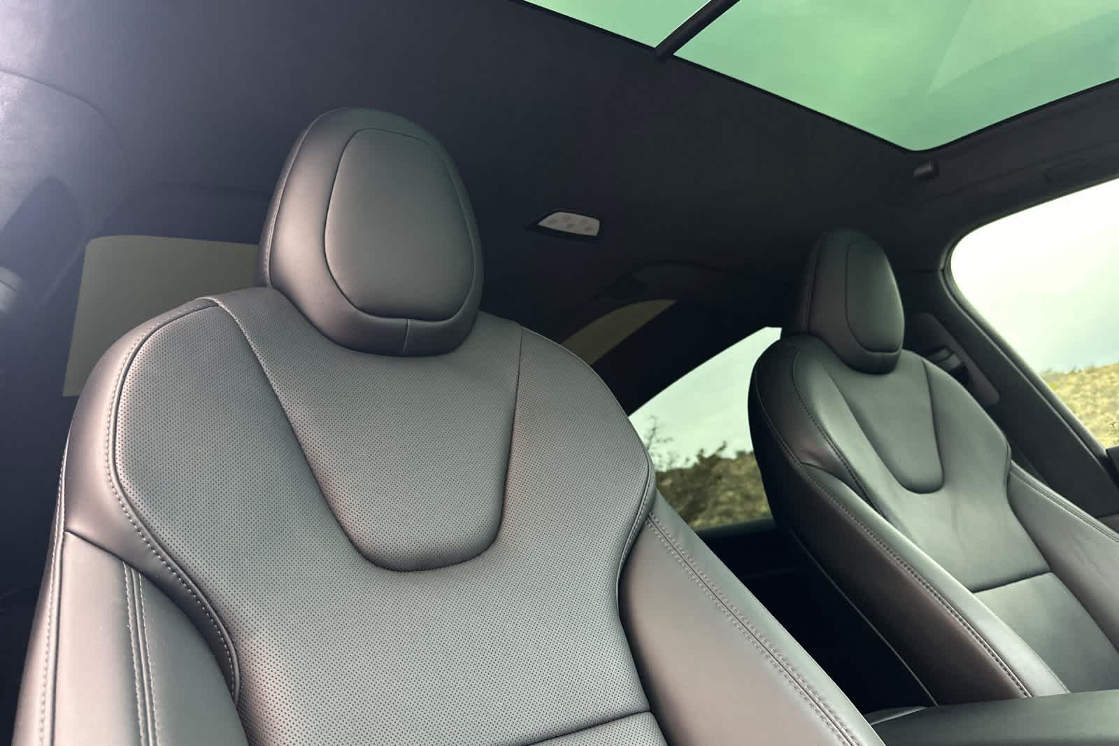 Thumbnail: 2022 Tesla Model X - 18
