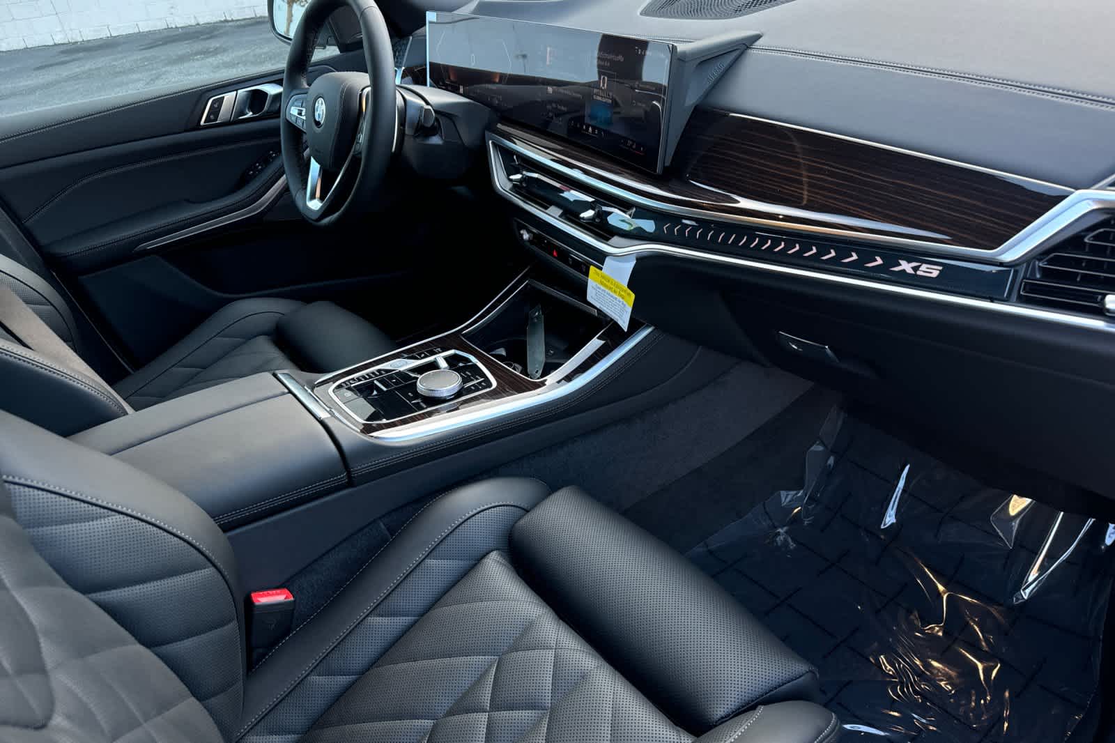 Thumbnail: 2026 BMW X5 - 18