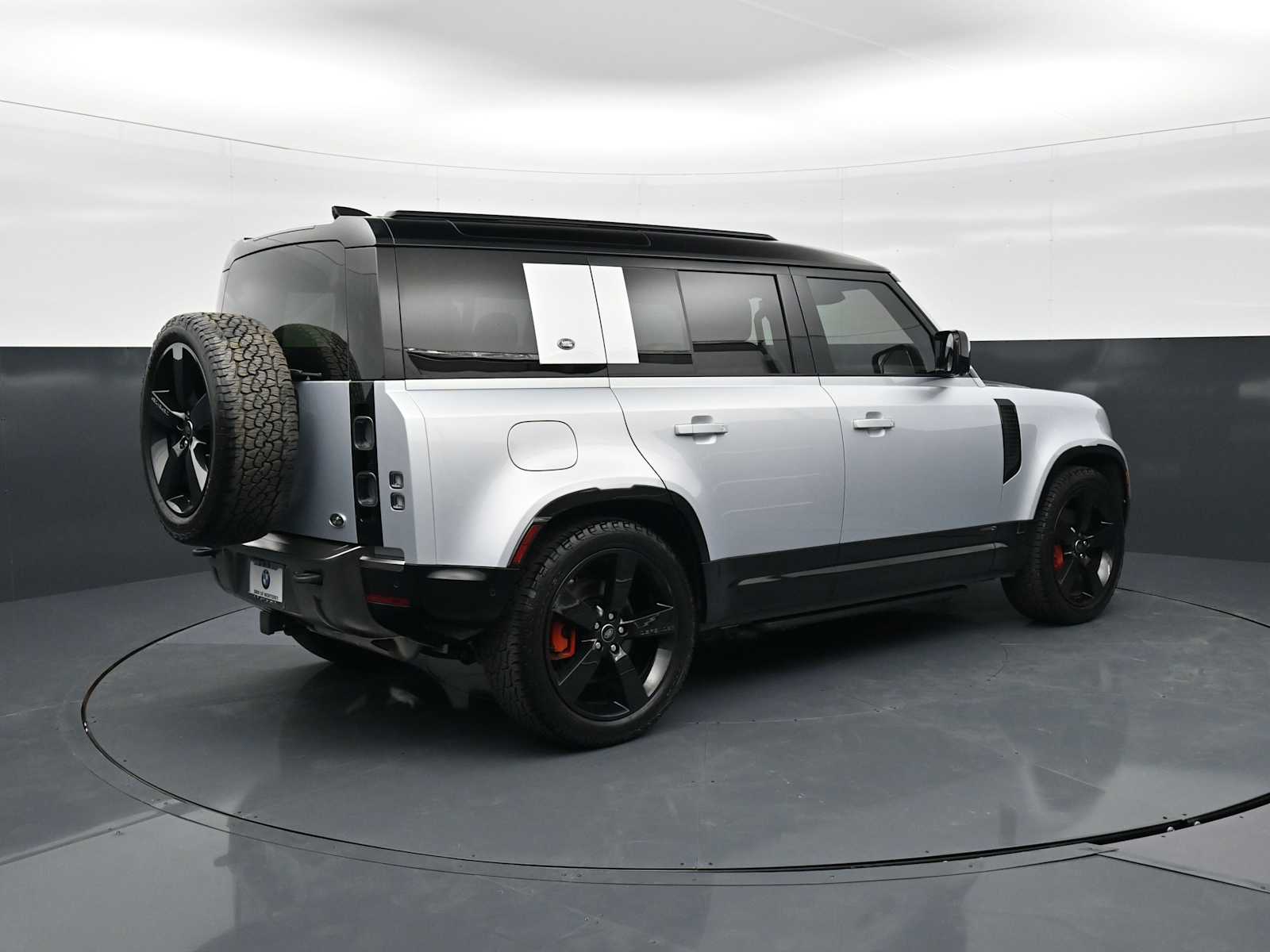 Thumbnail: 2022 Land Rover Defender - 5
