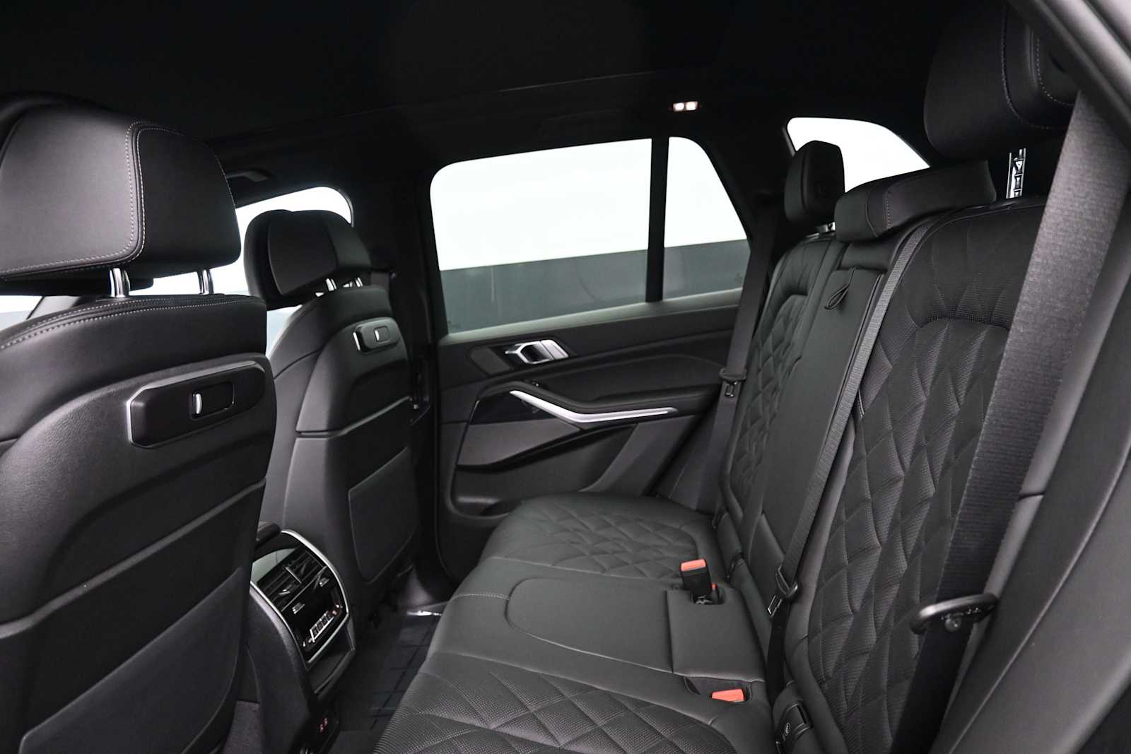 Thumbnail: 2026 BMW X5 - 14