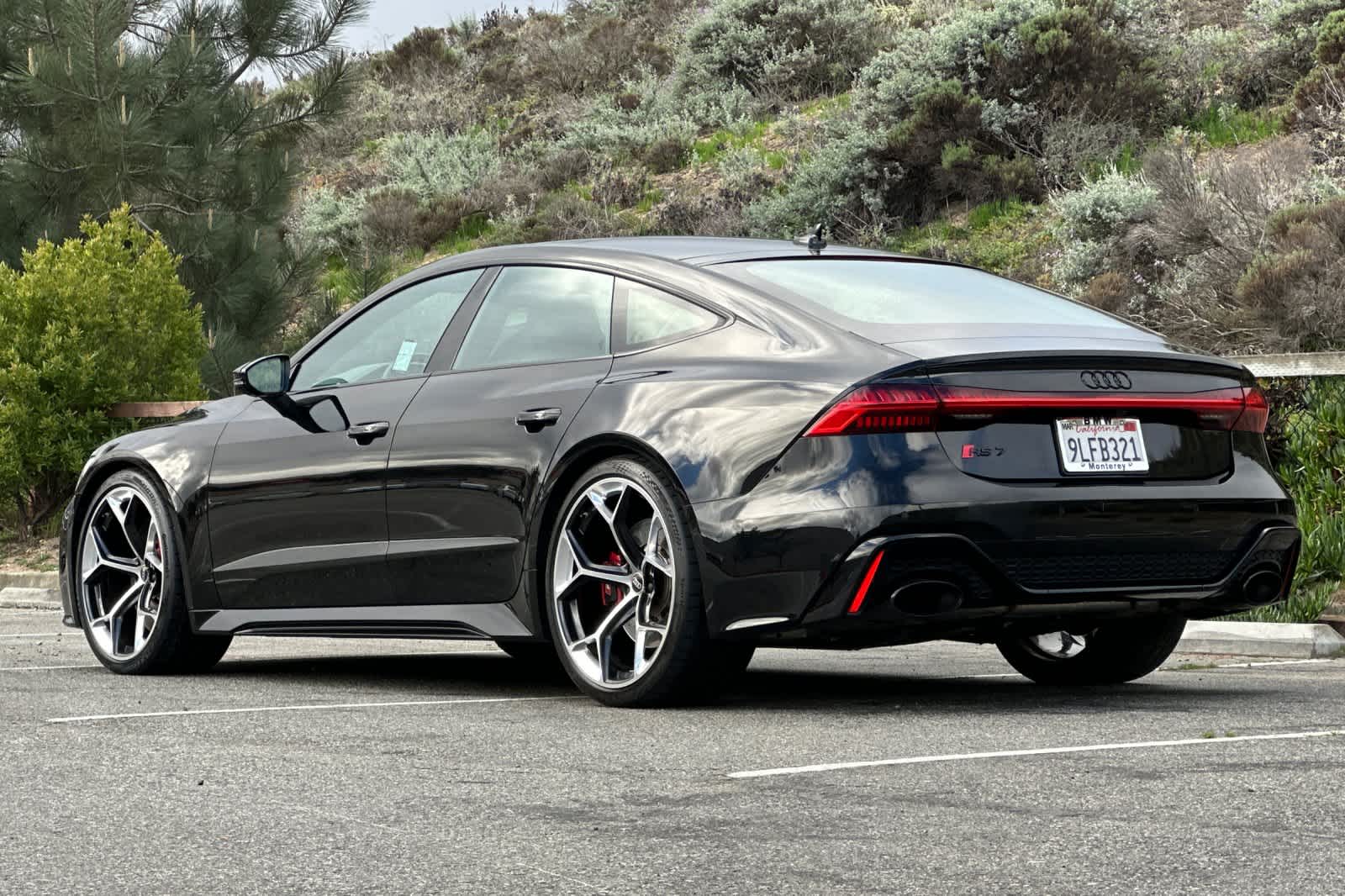 Thumbnail: 2024 Audi RS 7 - 7