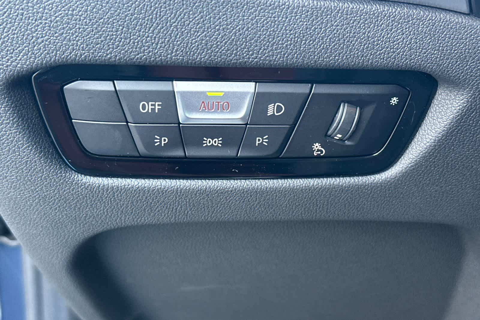 Thumbnail: 2026 BMW 3 Series - 32