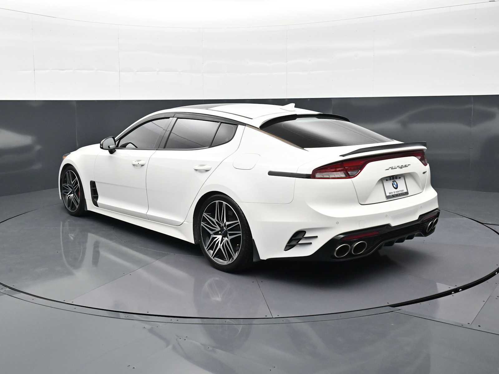 2022 Kia Stinger GT1 - Photo 6