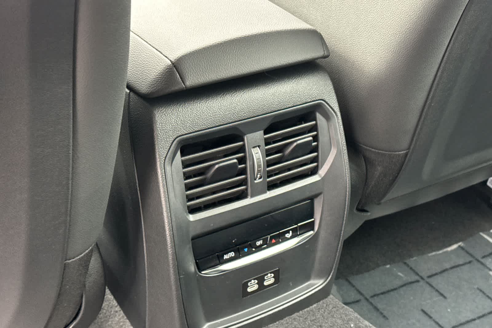 Thumbnail: 2025 BMW i4 - 16