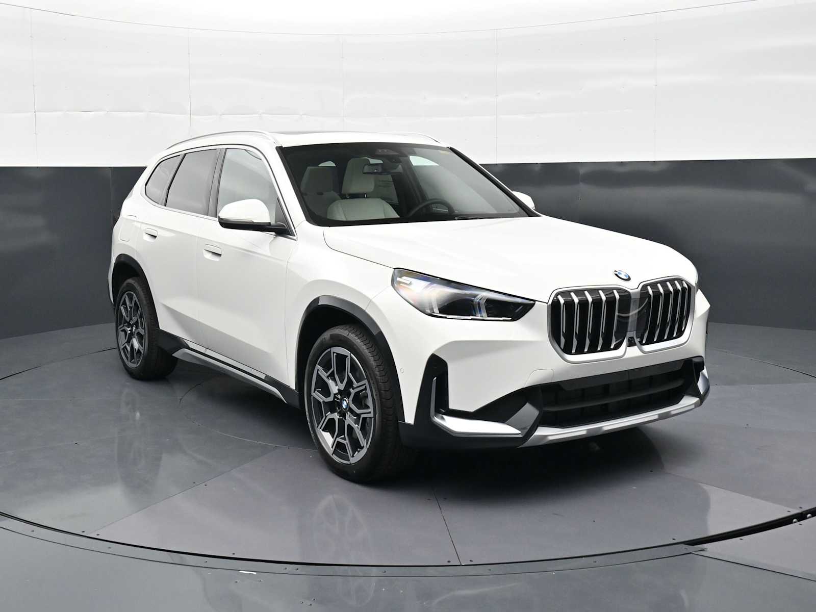 Thumbnail: 2026 BMW X1 - 3