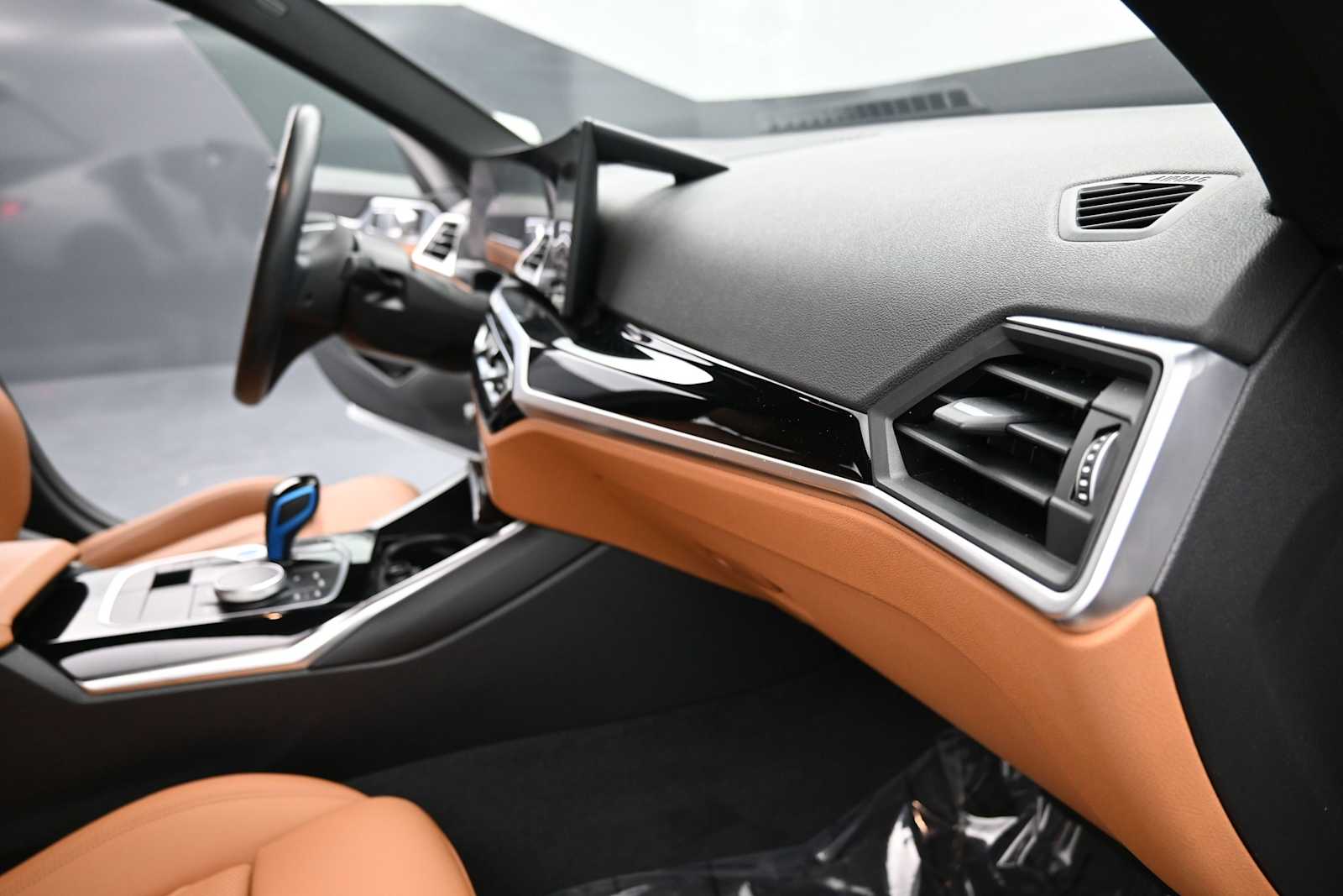 Thumbnail: 2023 BMW i4 - 16
