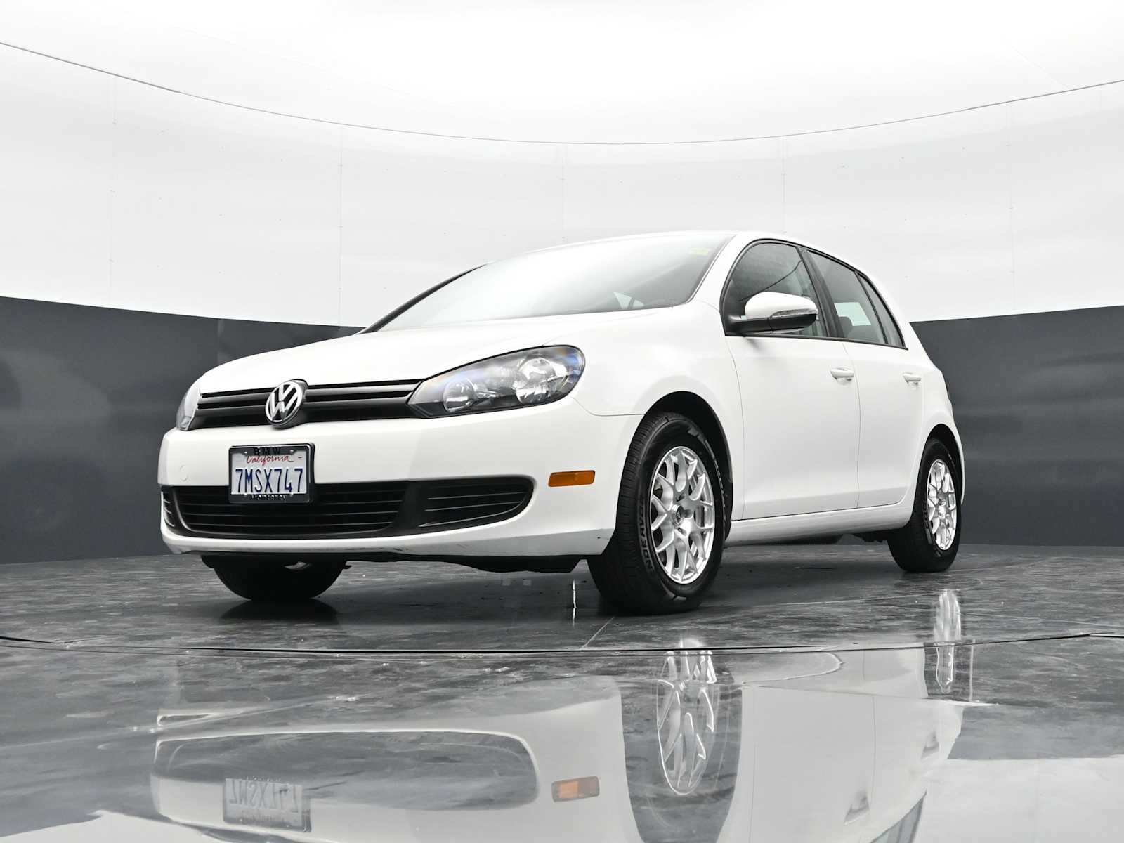 Thumbnail: 2010 Volkswagen Golf - 24