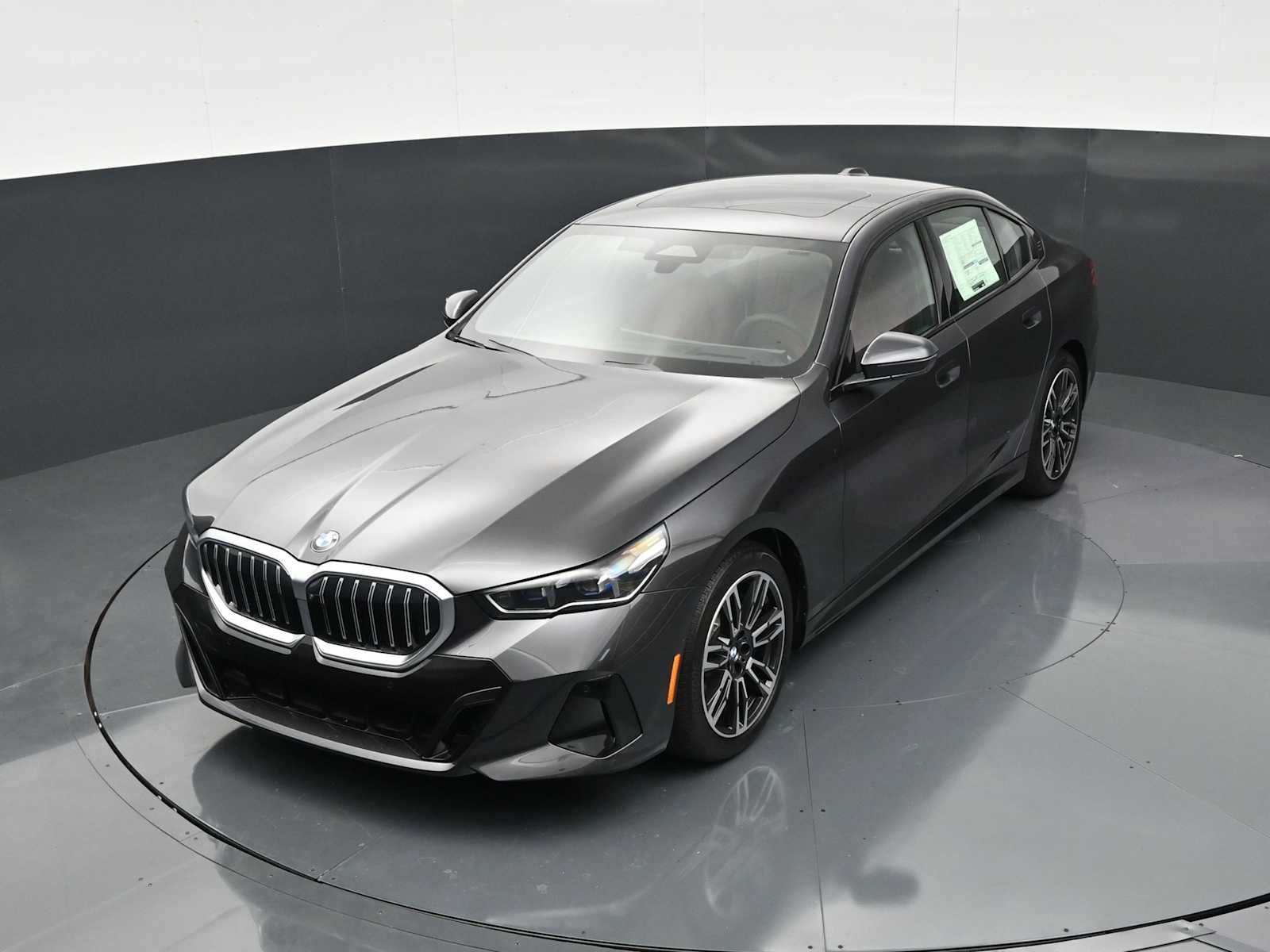 Thumbnail: 2026 BMW 5 Series - 17