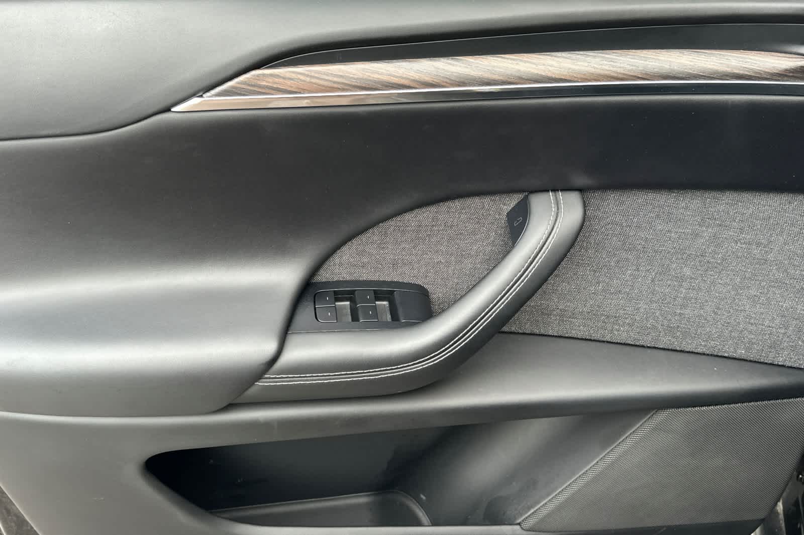 Thumbnail: 2022 Tesla Model X - 12