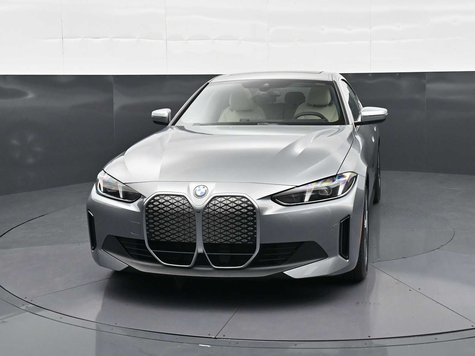 Thumbnail: 2026 BMW i4 - 2
