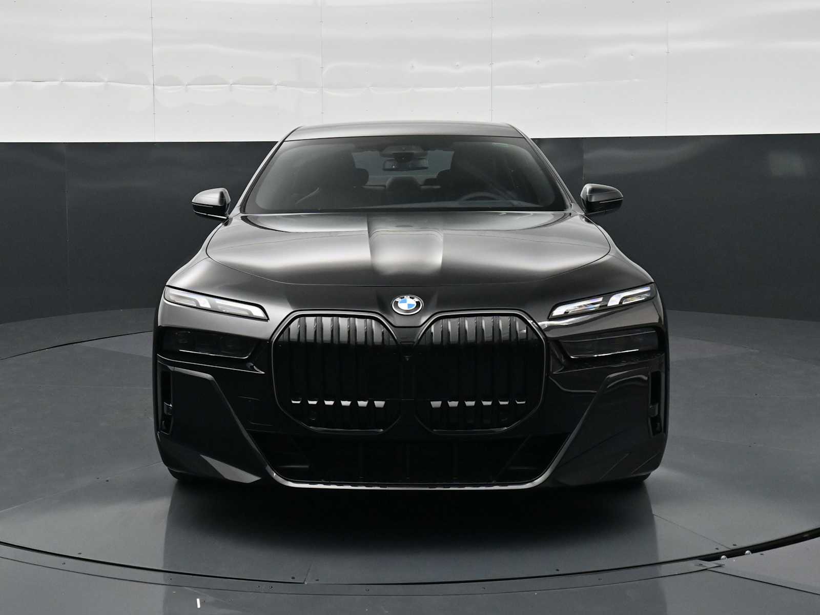 Thumbnail: 2026 BMW 7 Series - 2