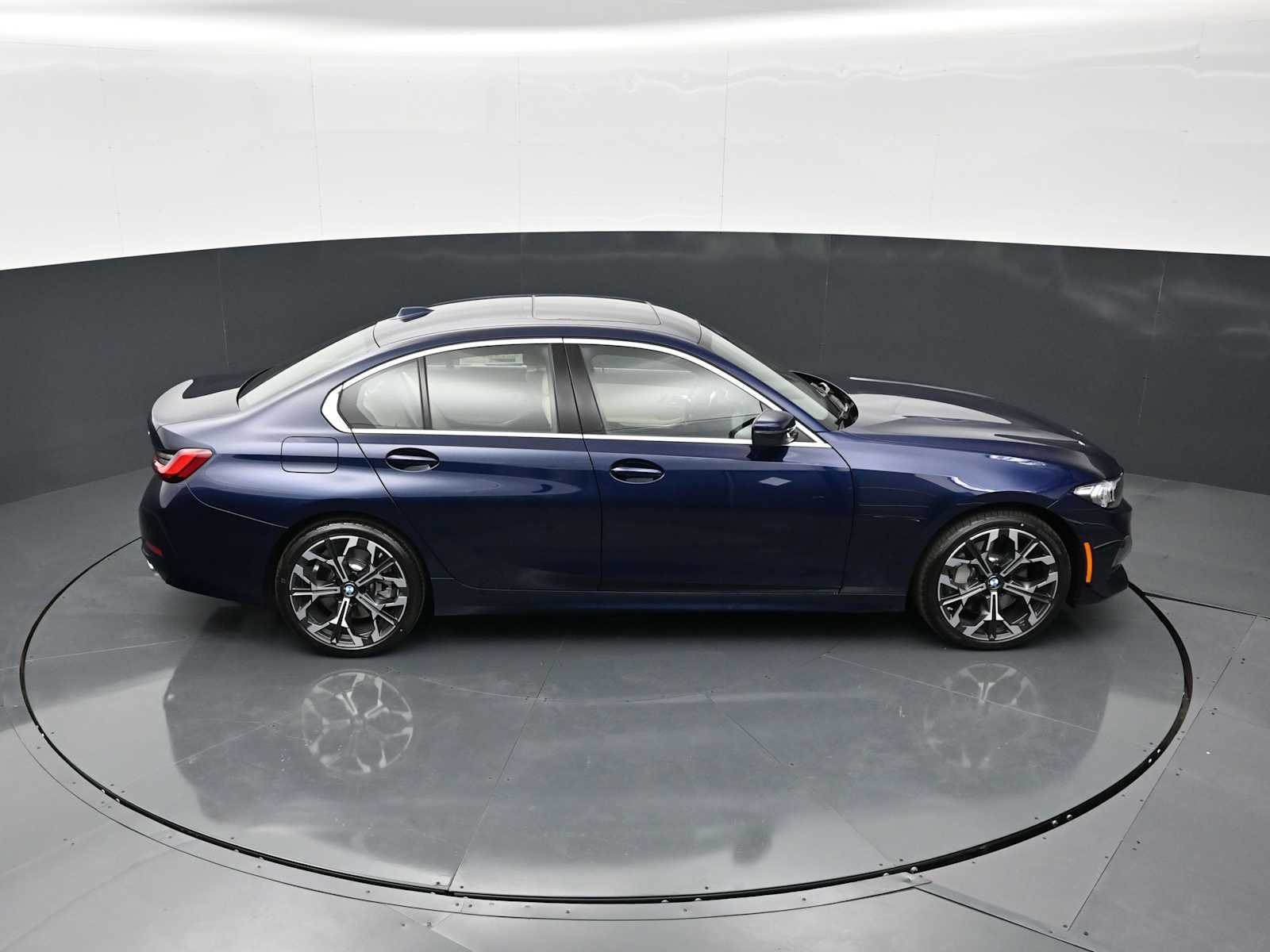 Thumbnail: 2026 BMW 3 Series - 20