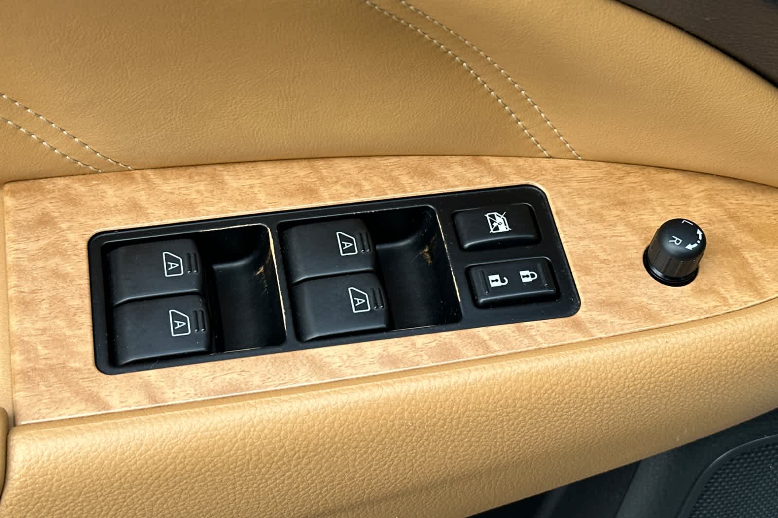 Thumbnail: 2011 Nissan Murano - 14