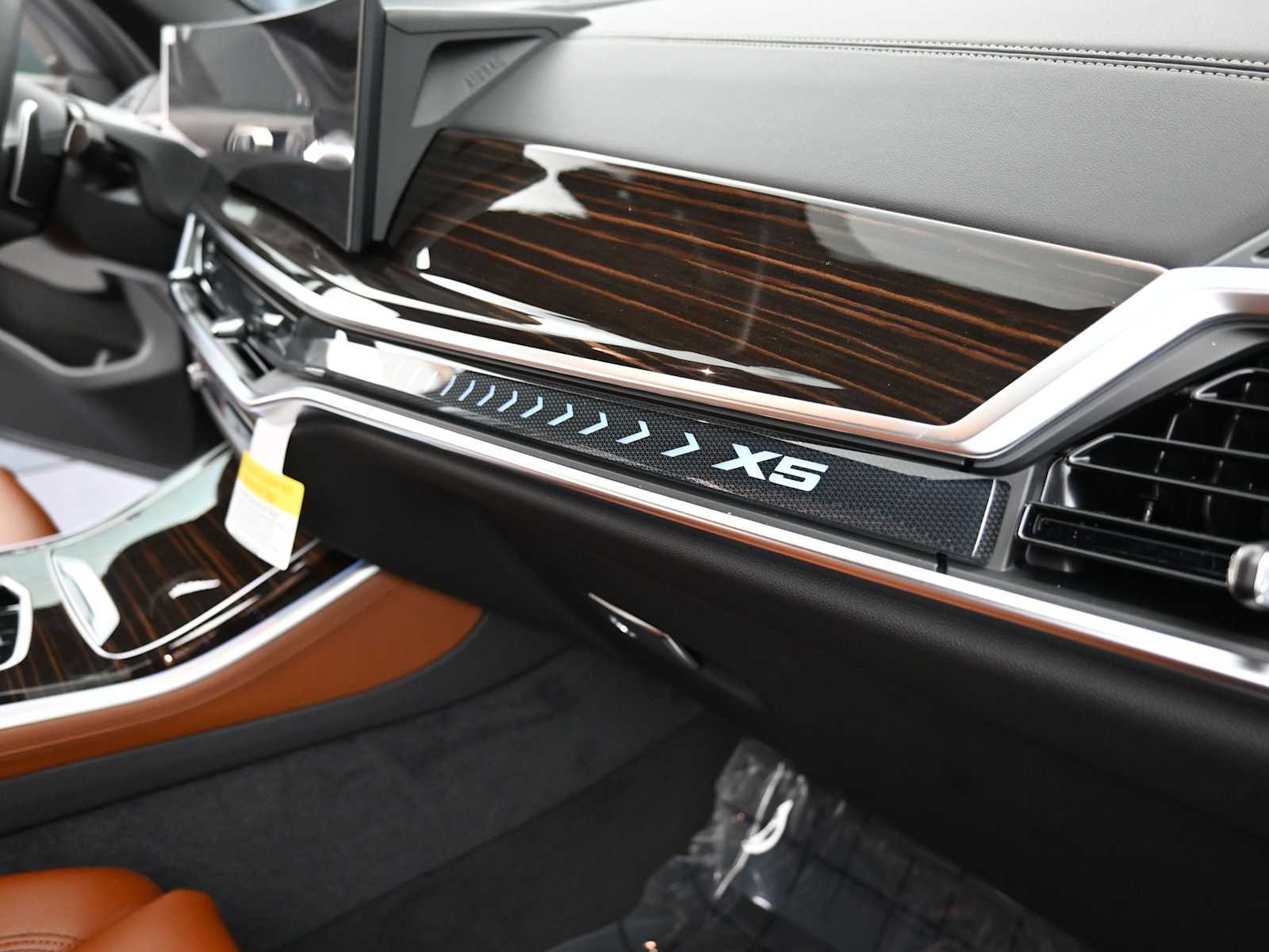 Thumbnail: 2026 BMW X5 - 13