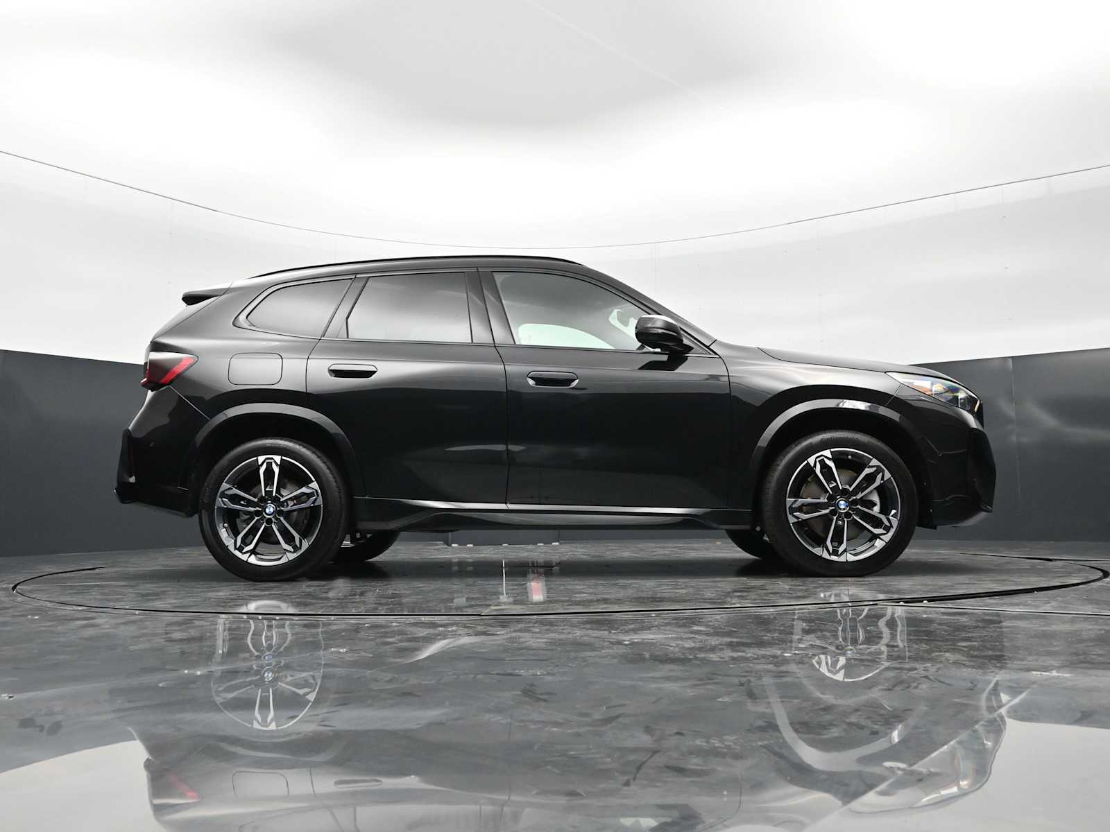 Thumbnail: 2023 BMW X1 - 27