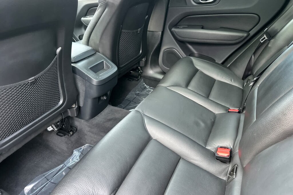 Used 2018 Volvo XC60 Momentum SUV