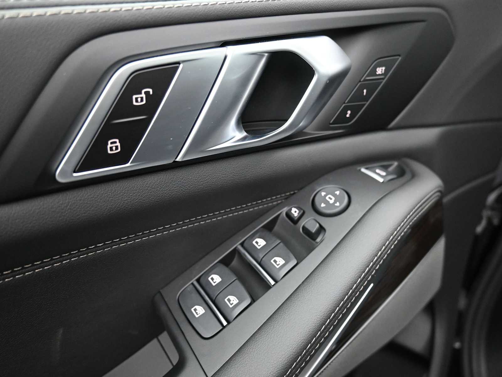 Thumbnail: 2026 BMW X5 - 9