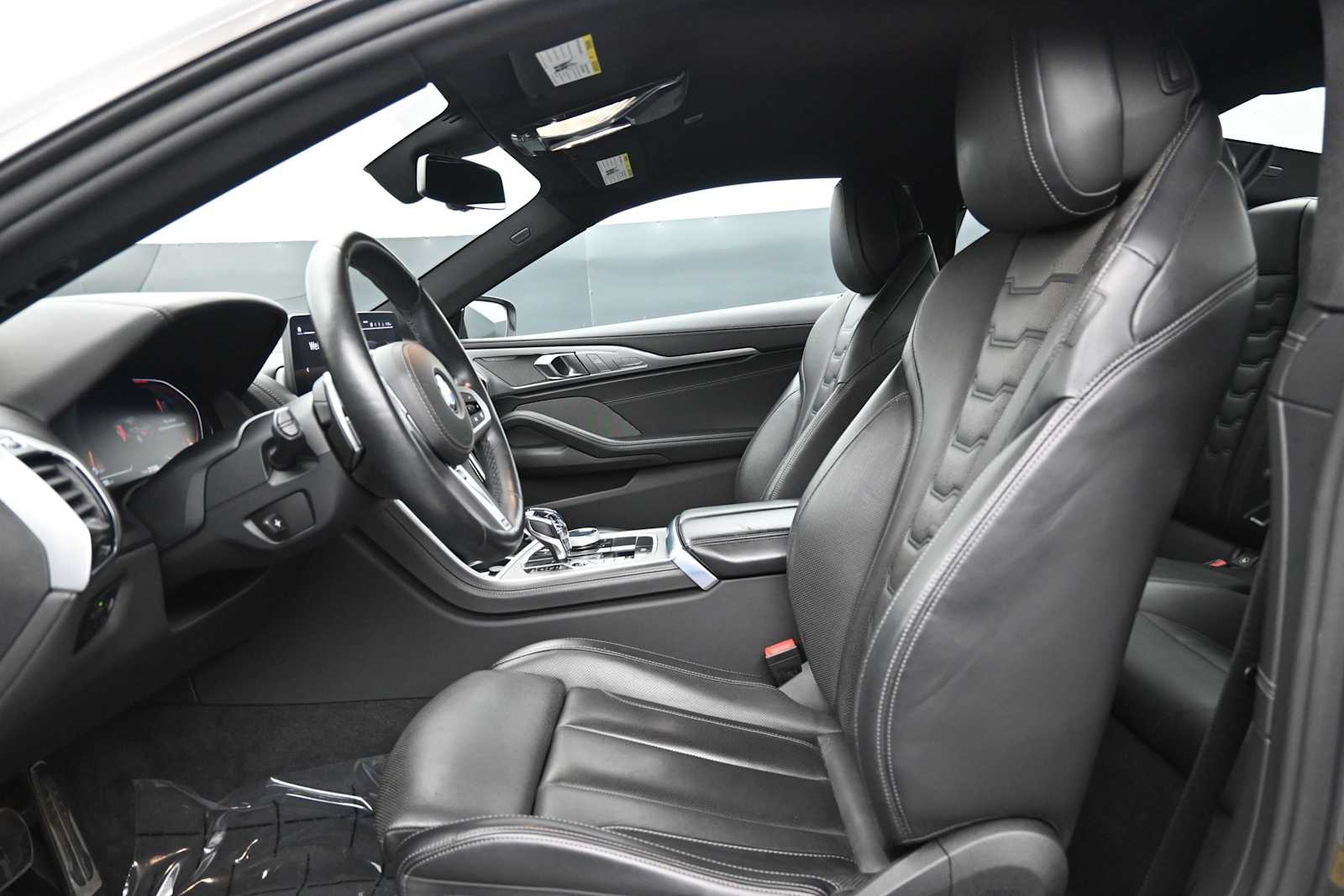 2023 BMW 8 Series 840i - Photo 10