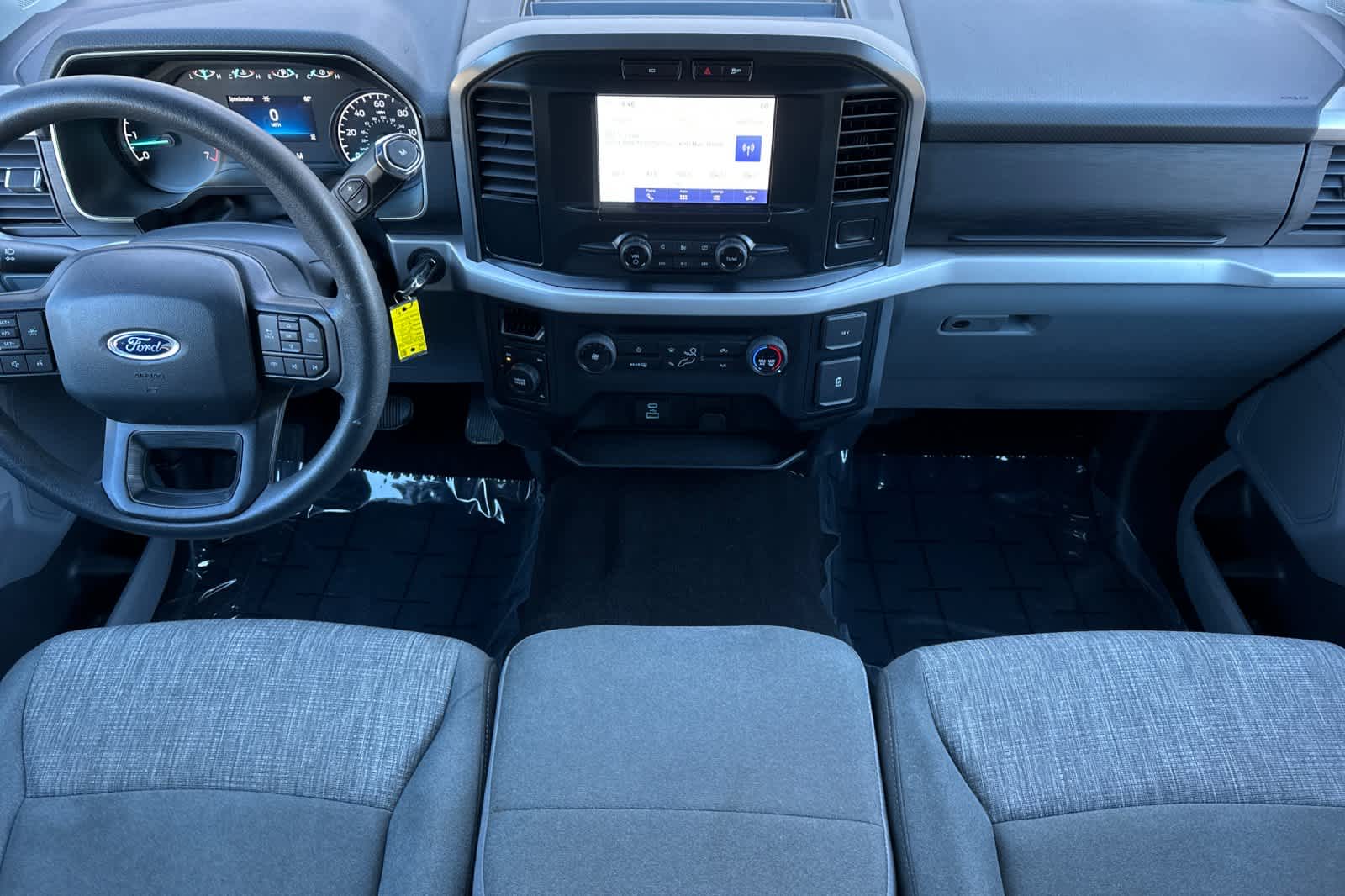 2023 Ford F-150 XLT photo 3