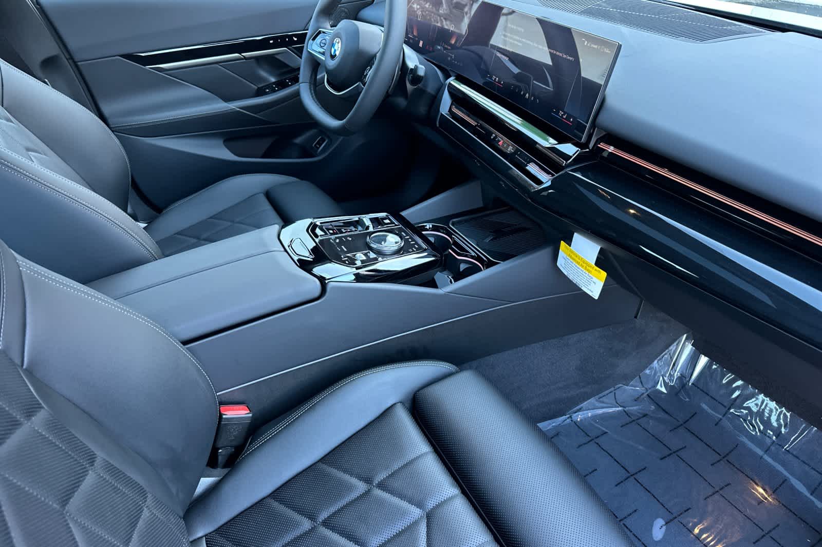 Thumbnail: 2026 BMW 5 Series - 17