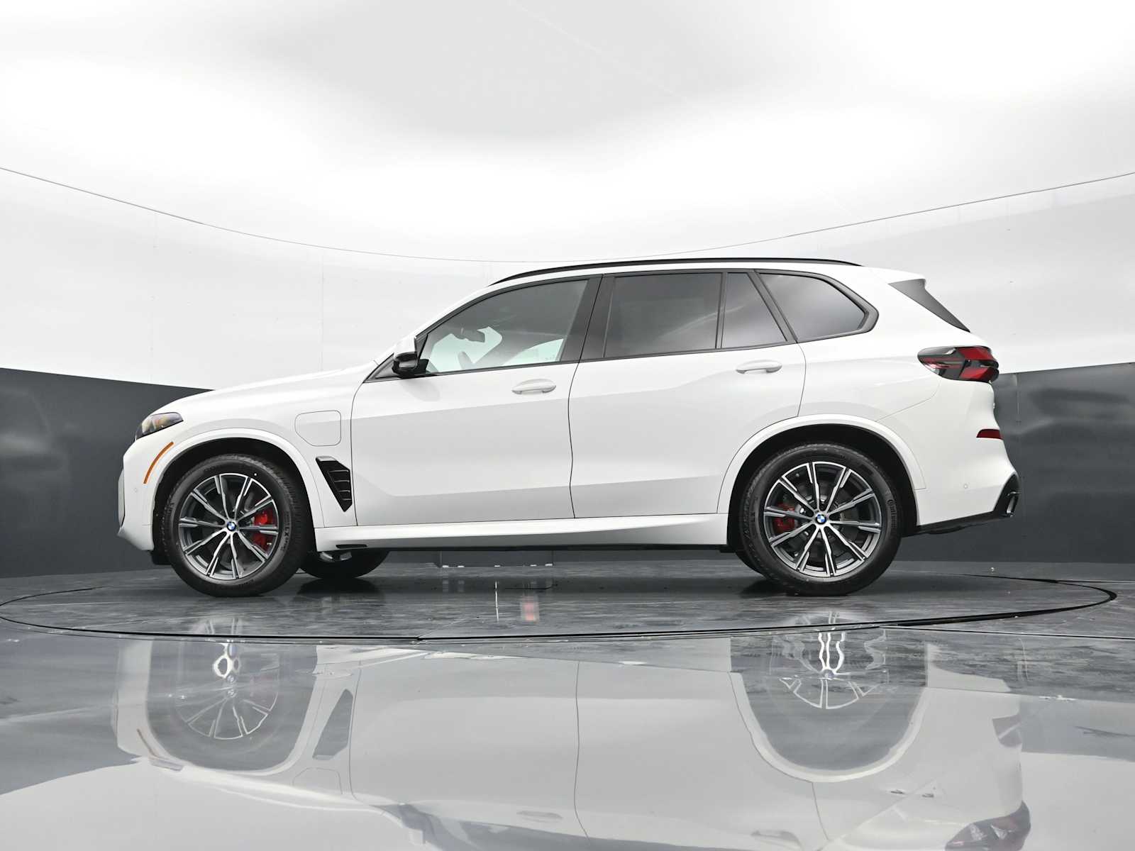 Thumbnail: 2026 BMW X5 - 32