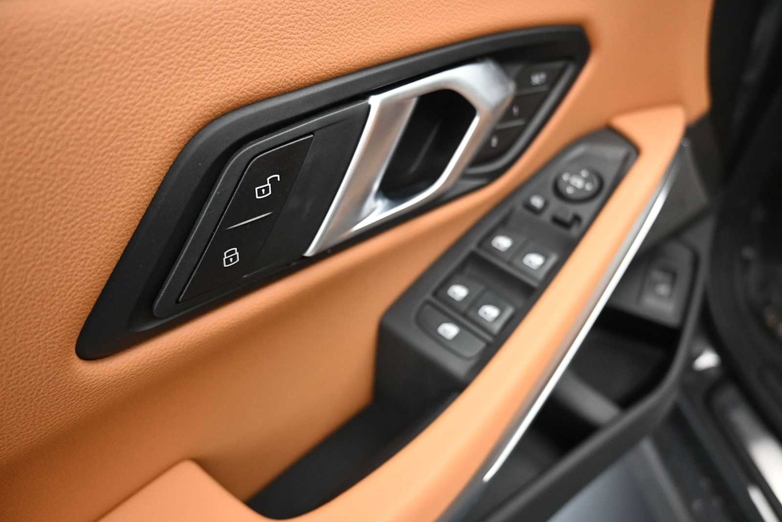 2026 BMW 3 Series 330i - Photo 9