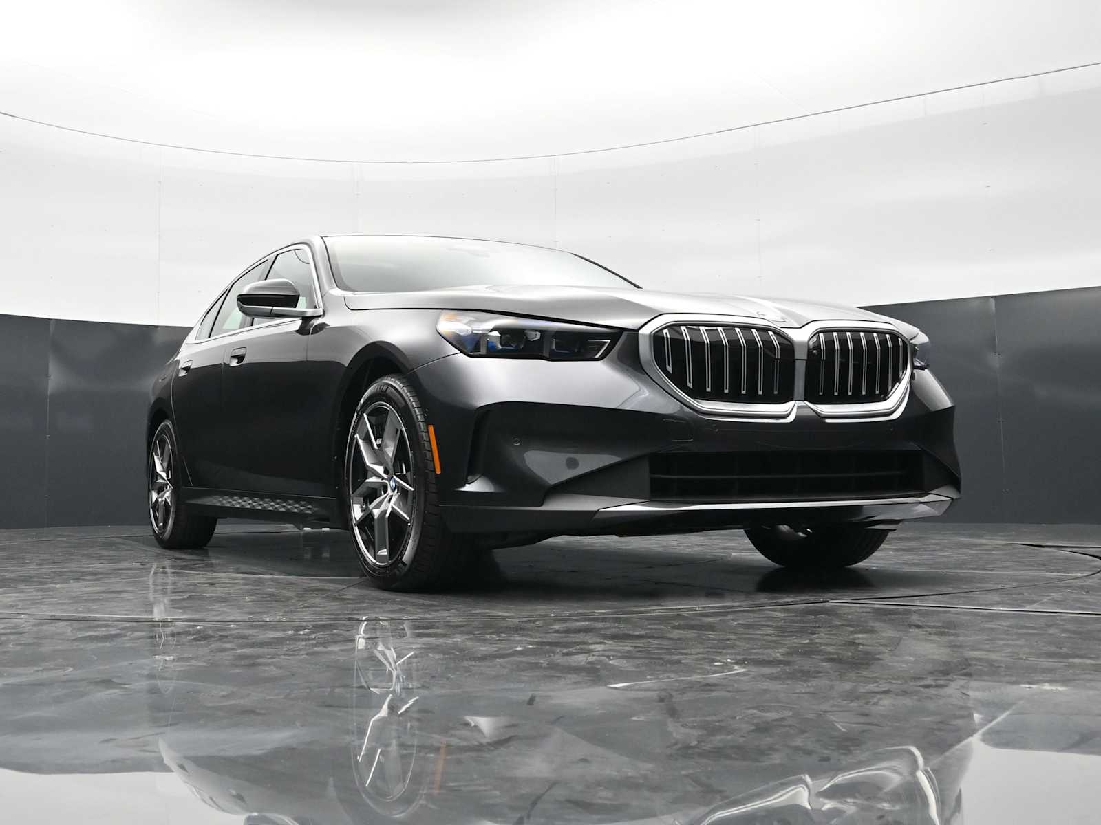 Thumbnail: 2026 BMW 5 Series - 26