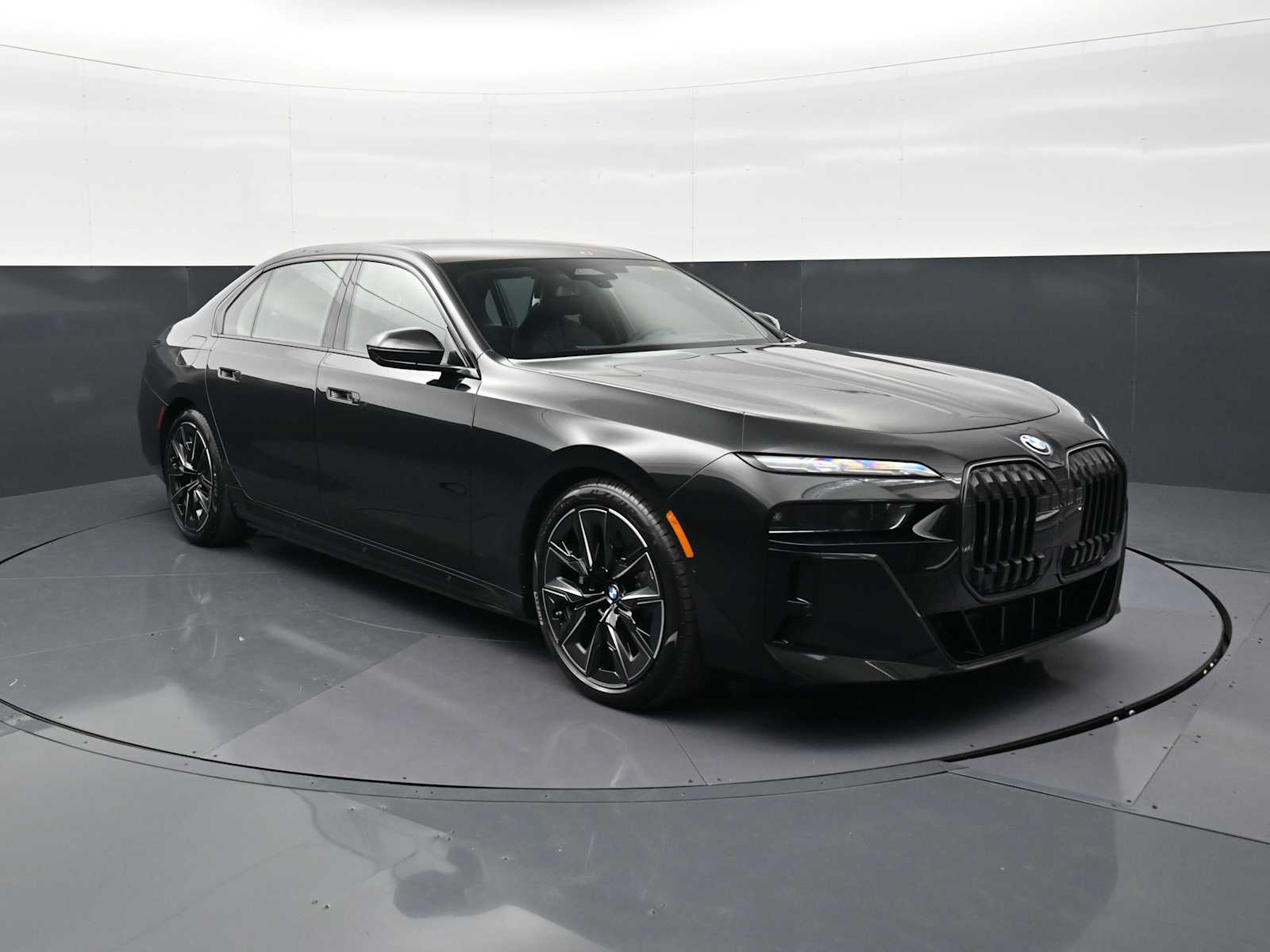 Thumbnail: 2026 BMW 7 Series - 3