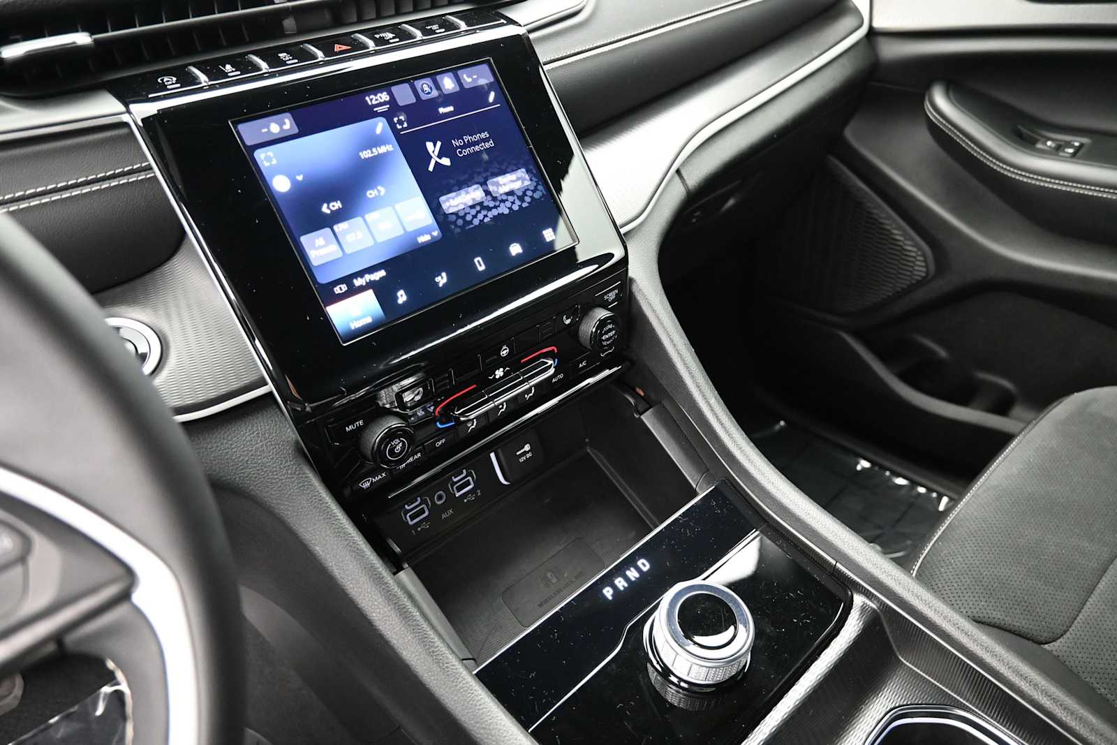 Thumbnail: 2024 Jeep Grand Cherokee L - 13