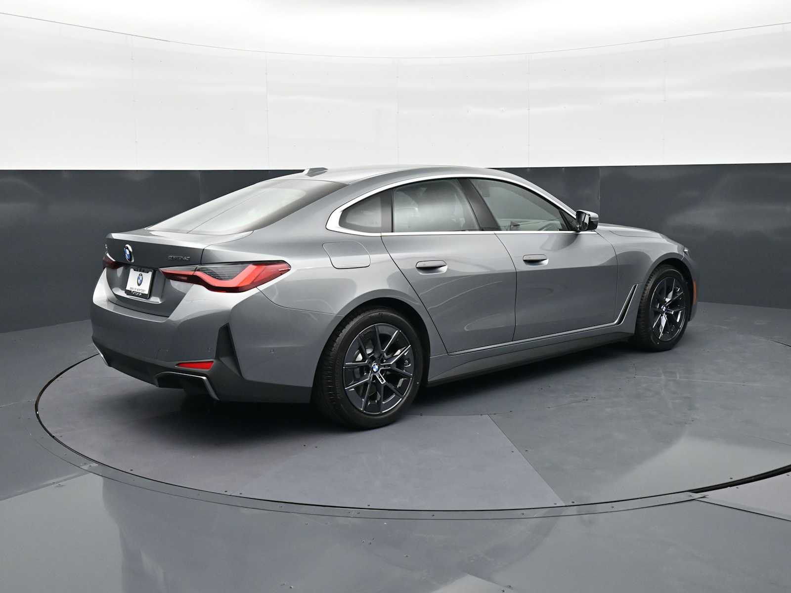 Thumbnail: 2026 BMW i4 - 5