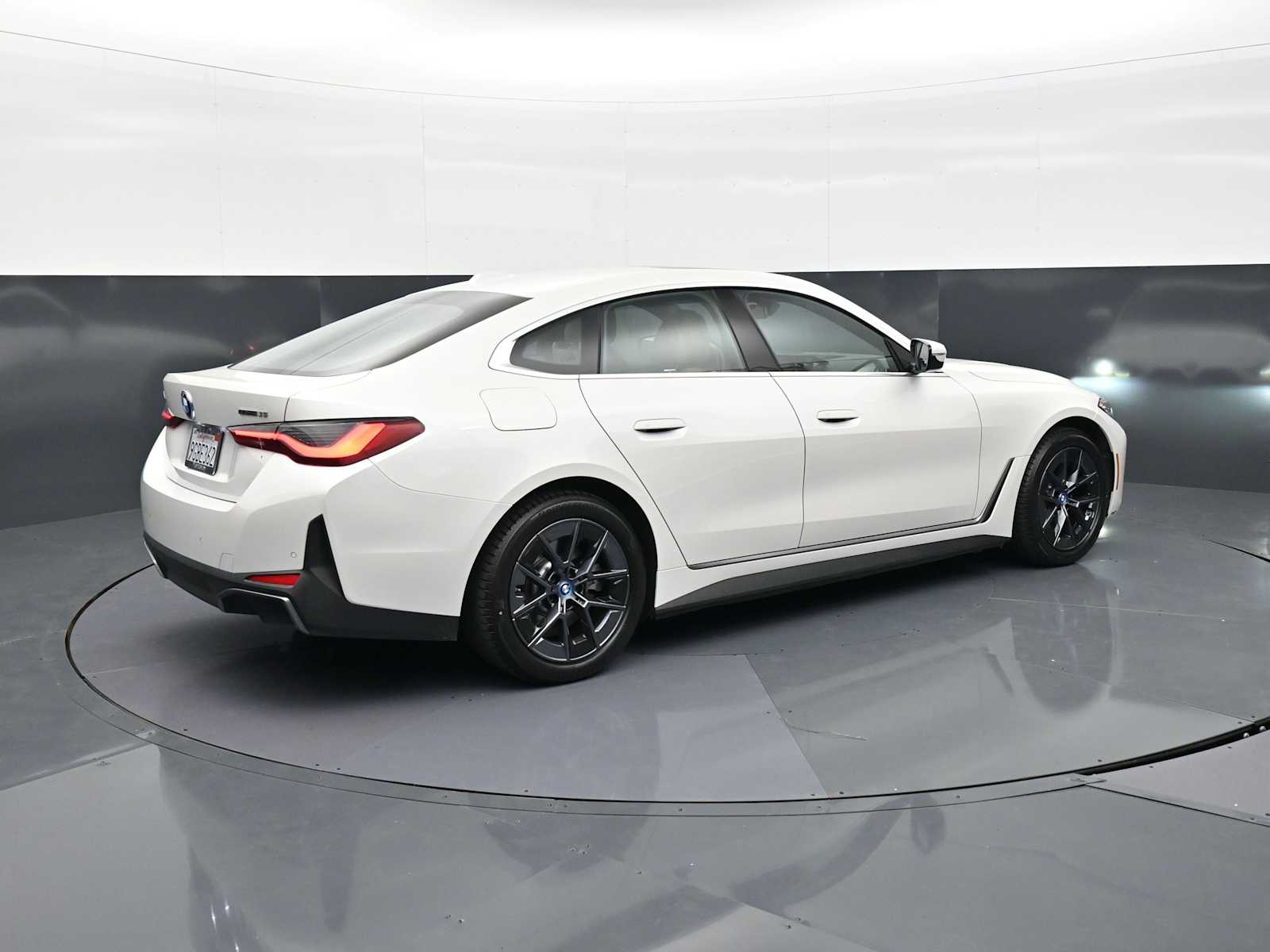 Thumbnail: 2023 BMW i4 - 5