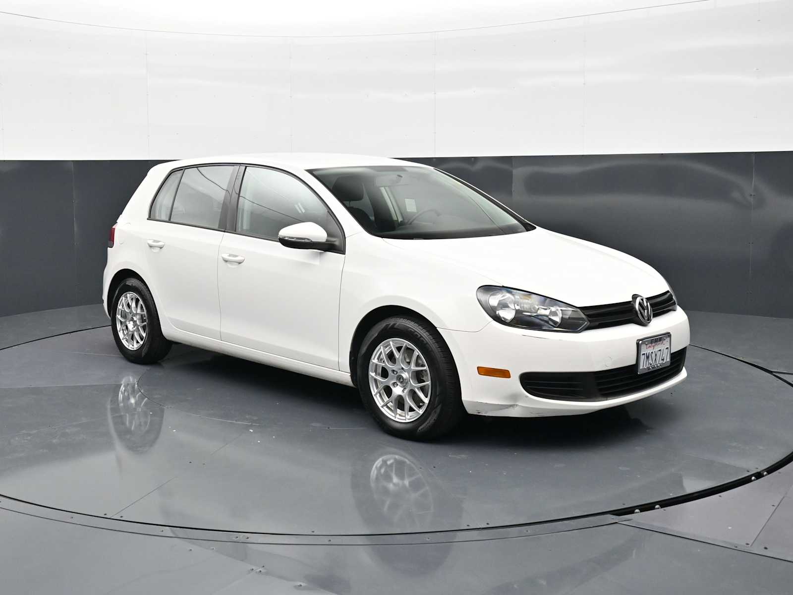Thumbnail: 2010 Volkswagen Golf - 3