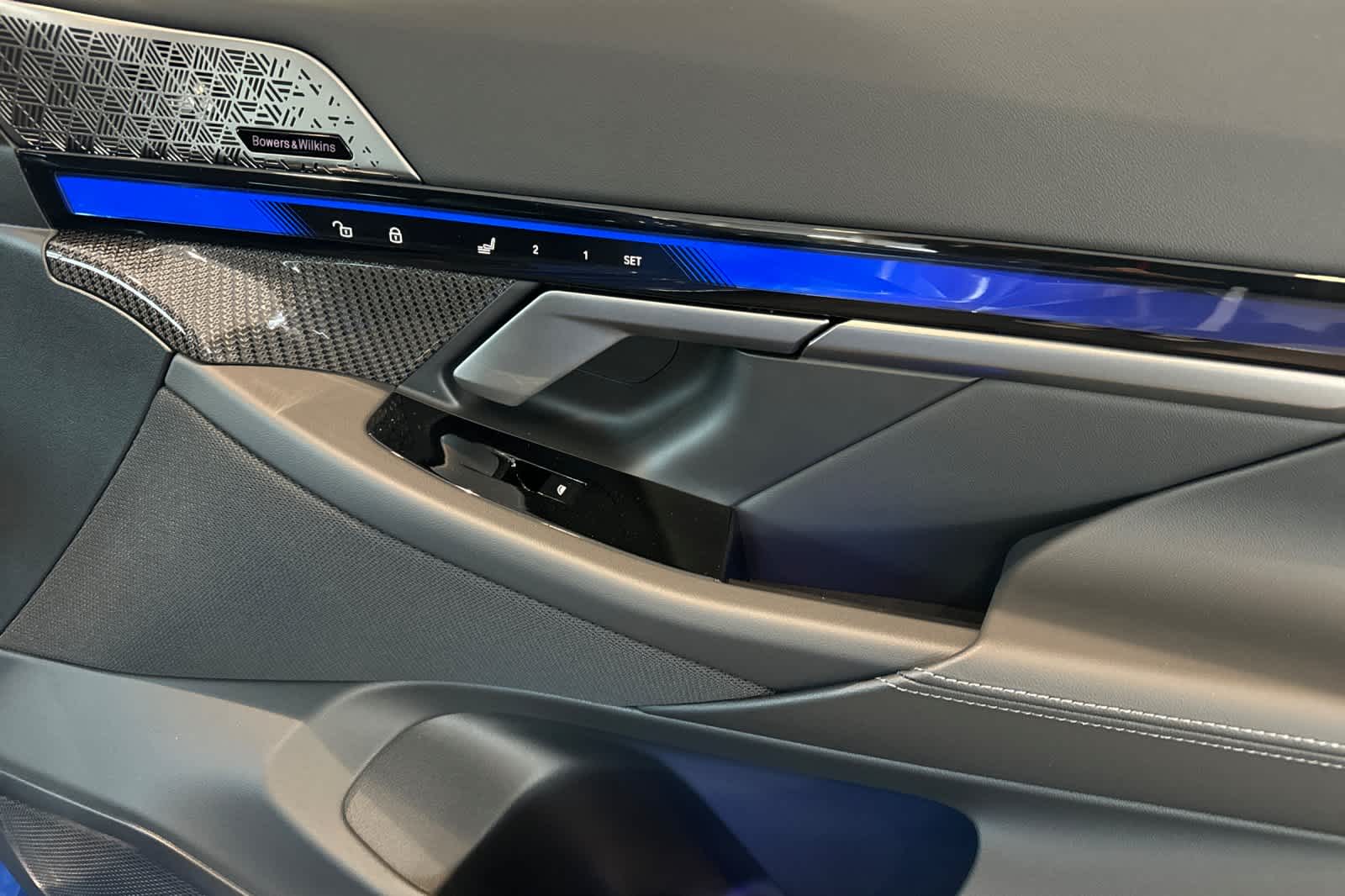 Thumbnail: 2026 BMW M5 - 18