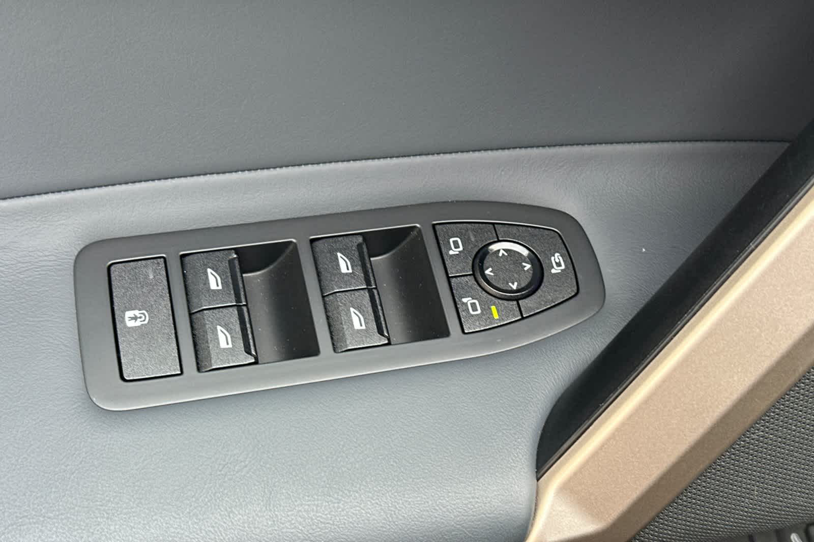 Thumbnail: 2025 BMW iX - 13