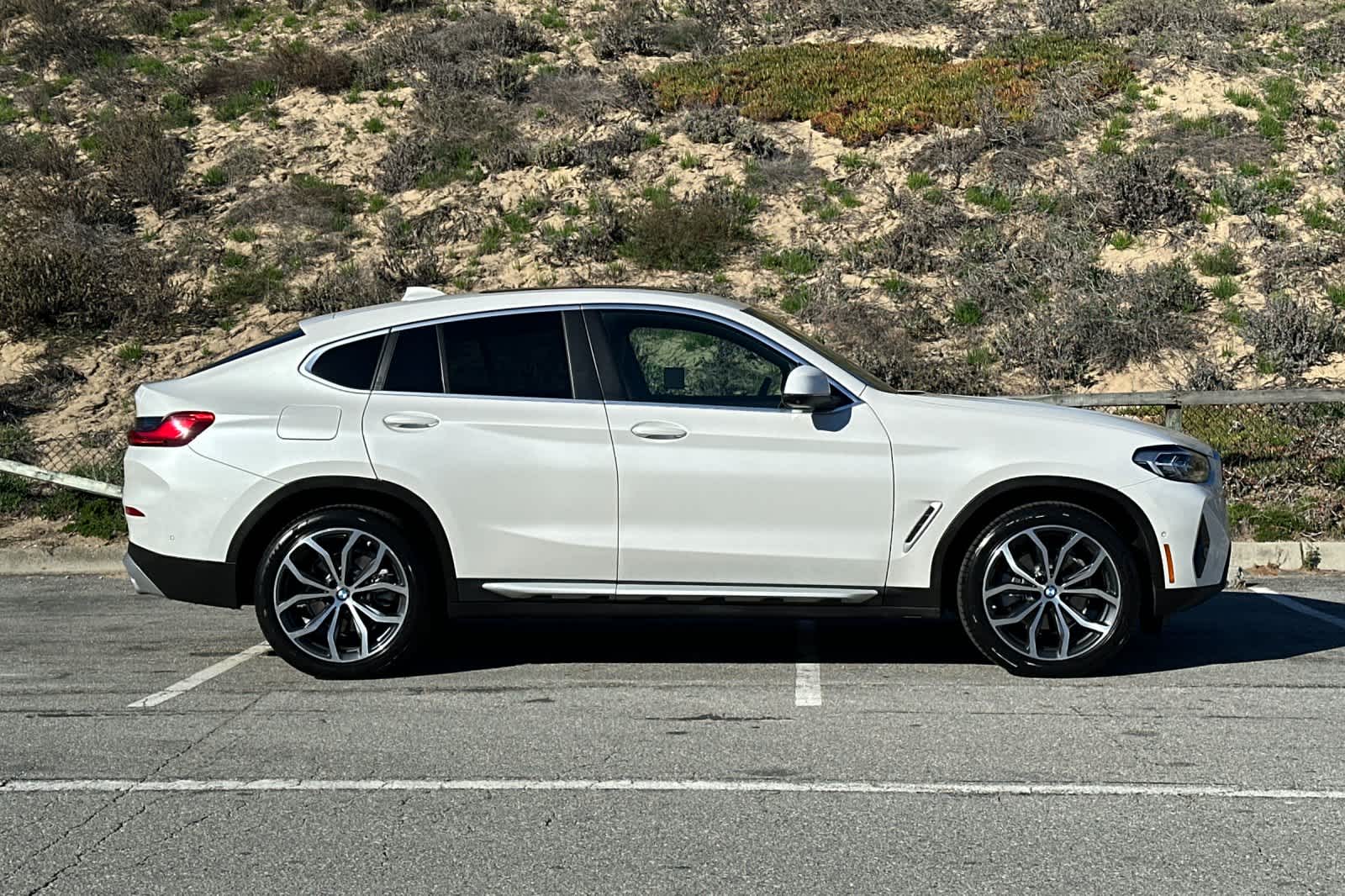 Thumbnail: 2023 BMW X4 - 6