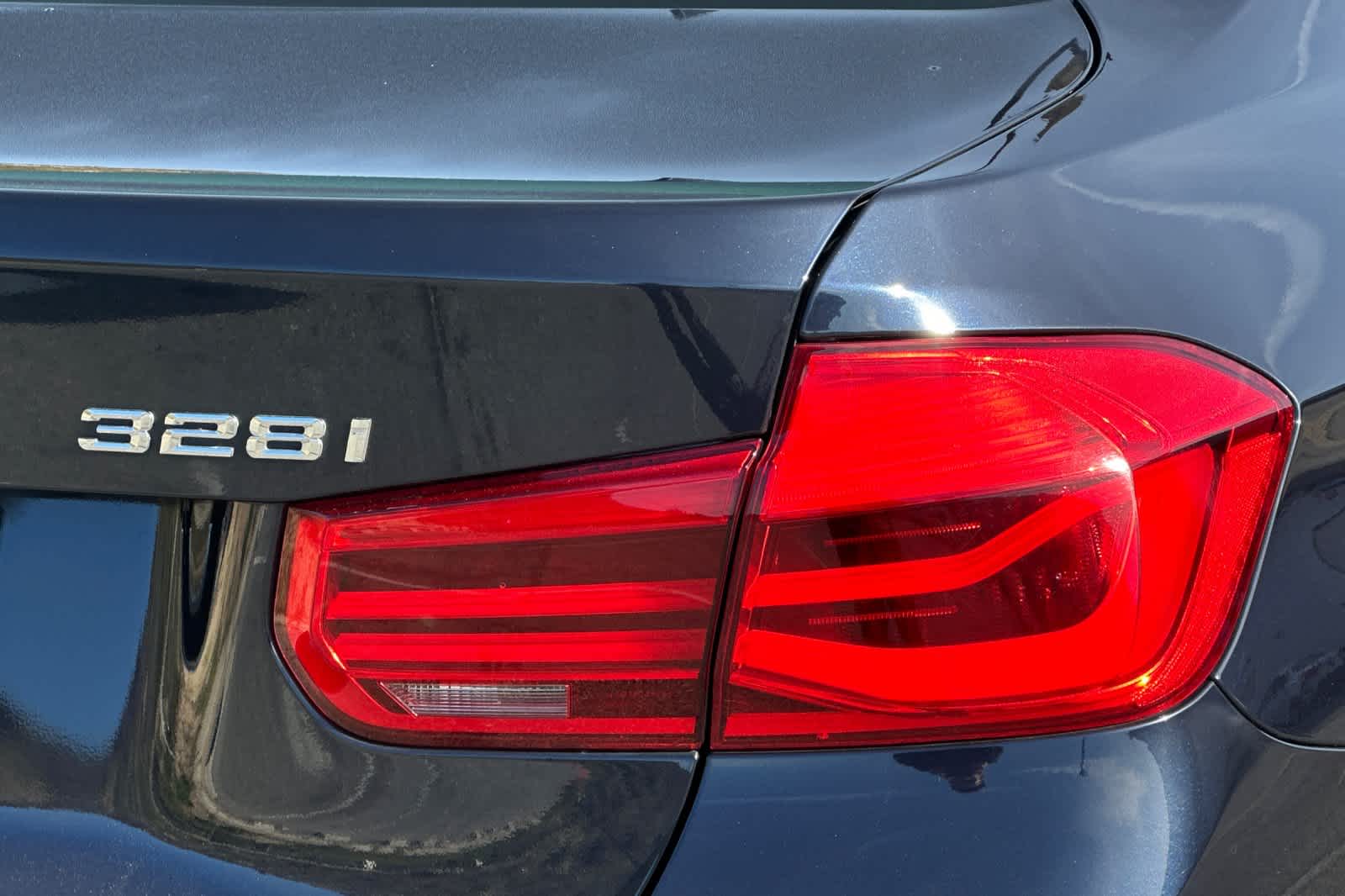 Thumbnail: 2016 BMW 3 Series - 35