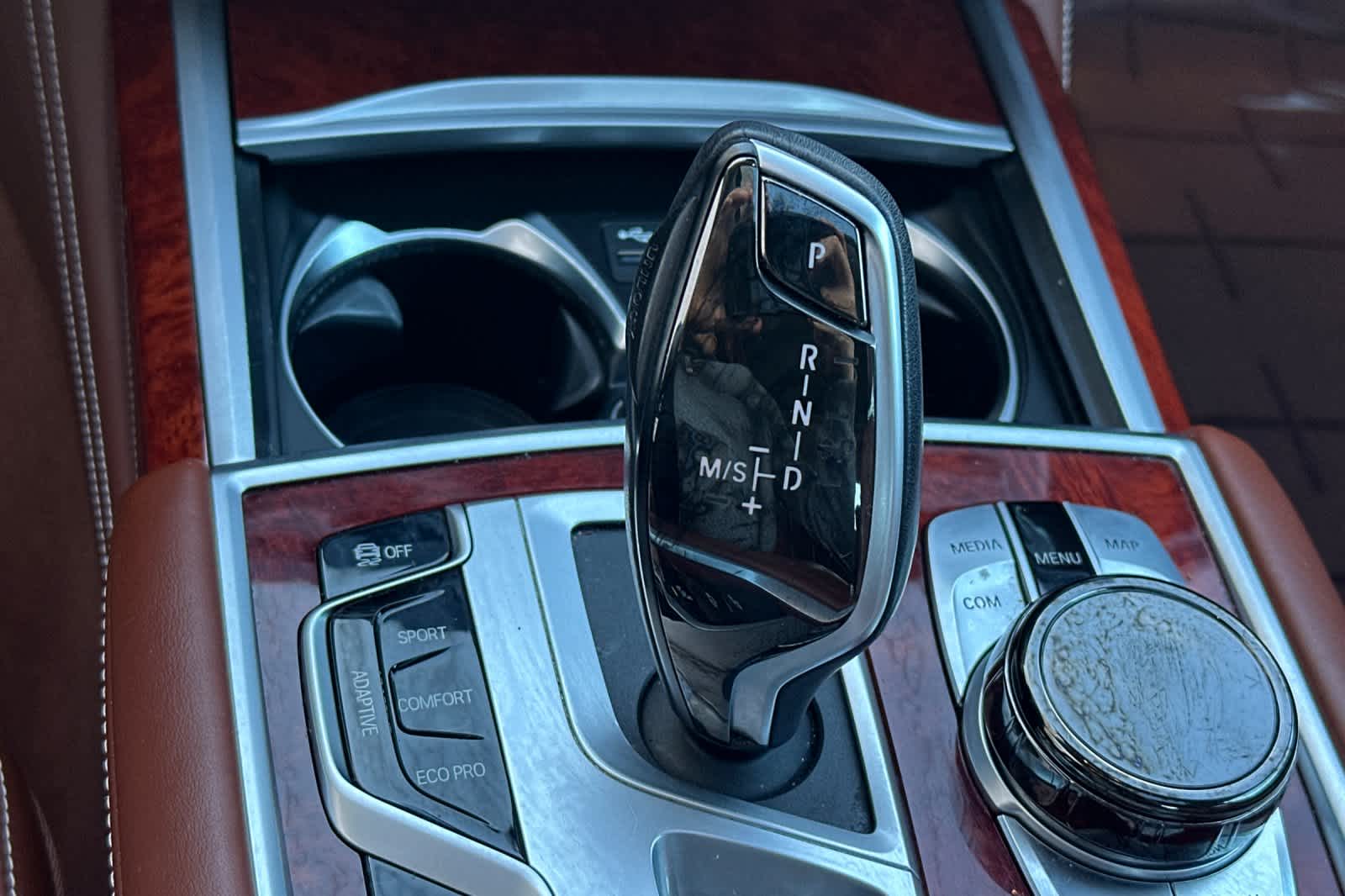 Thumbnail: 2021 BMW 7 Series - 24