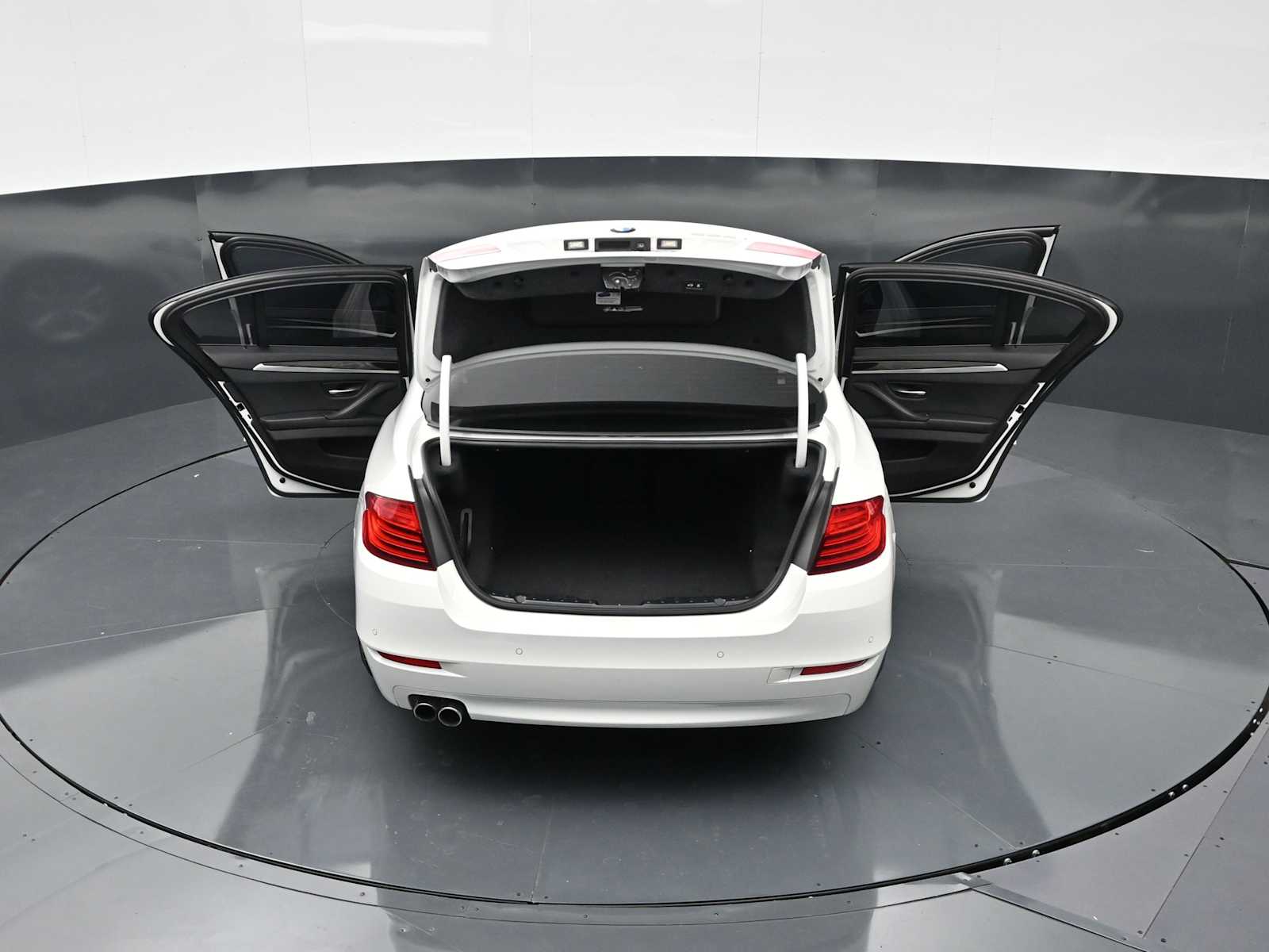 Thumbnail: 2015 BMW 5 Series - 34