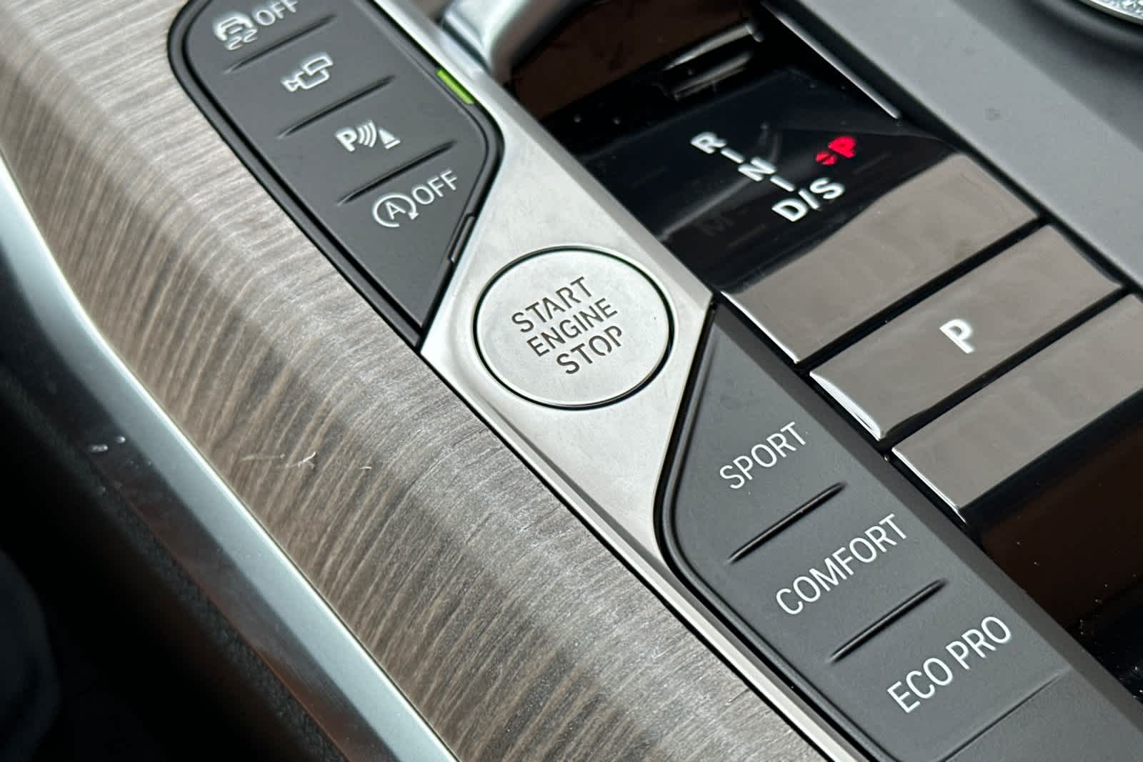 Thumbnail: 2025 BMW 3 Series - 25