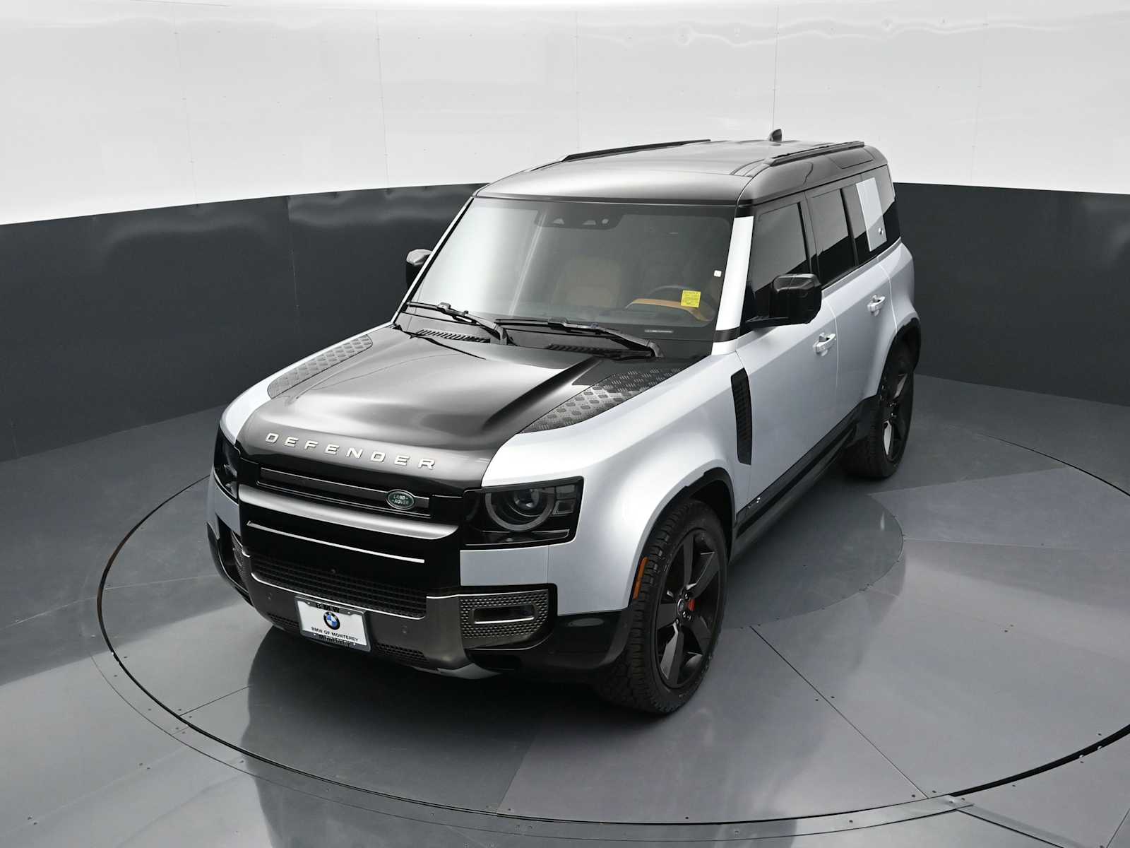 Thumbnail: 2022 Land Rover Defender - 21