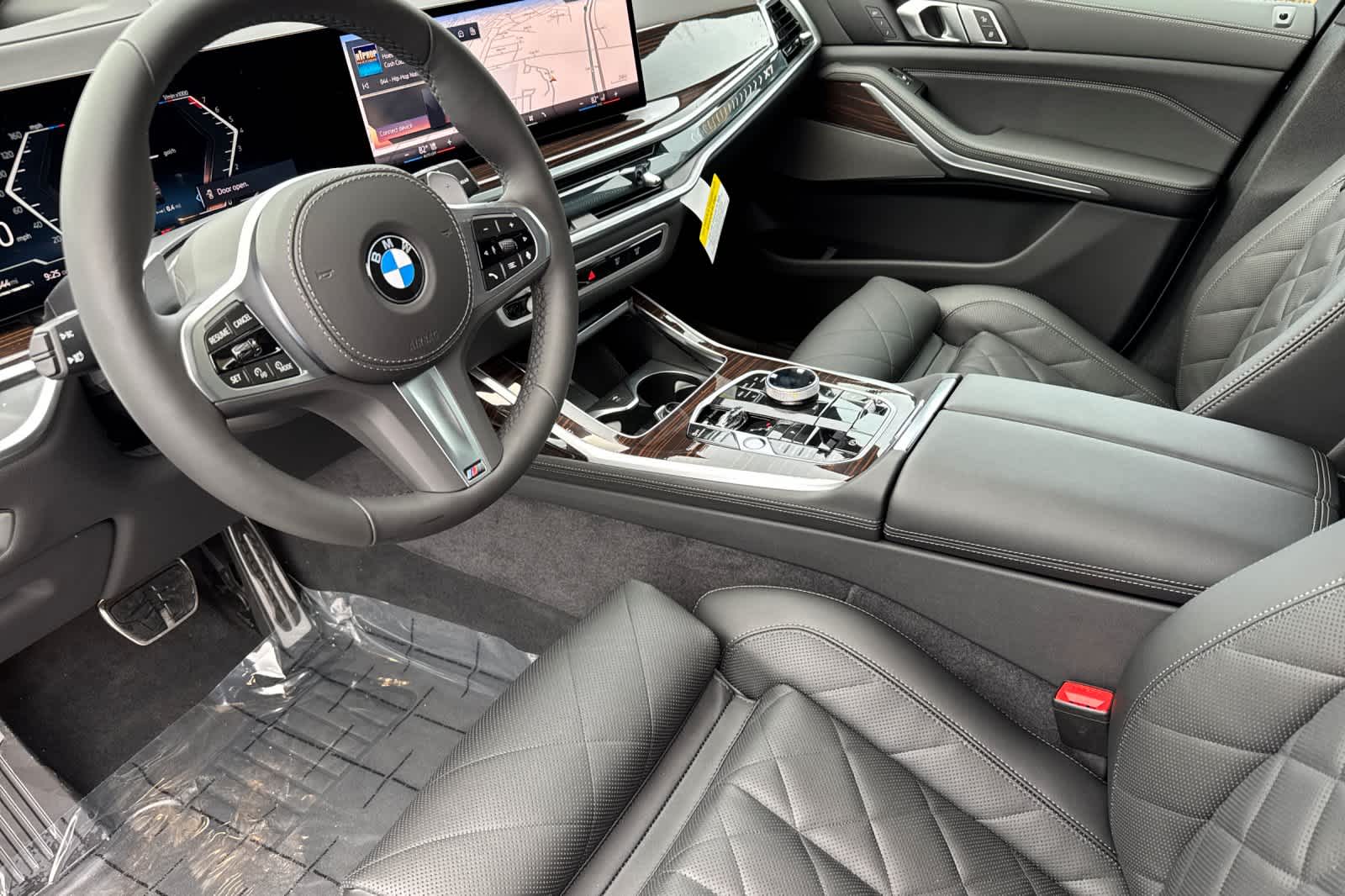 Thumbnail: 2026 BMW X7 - 13