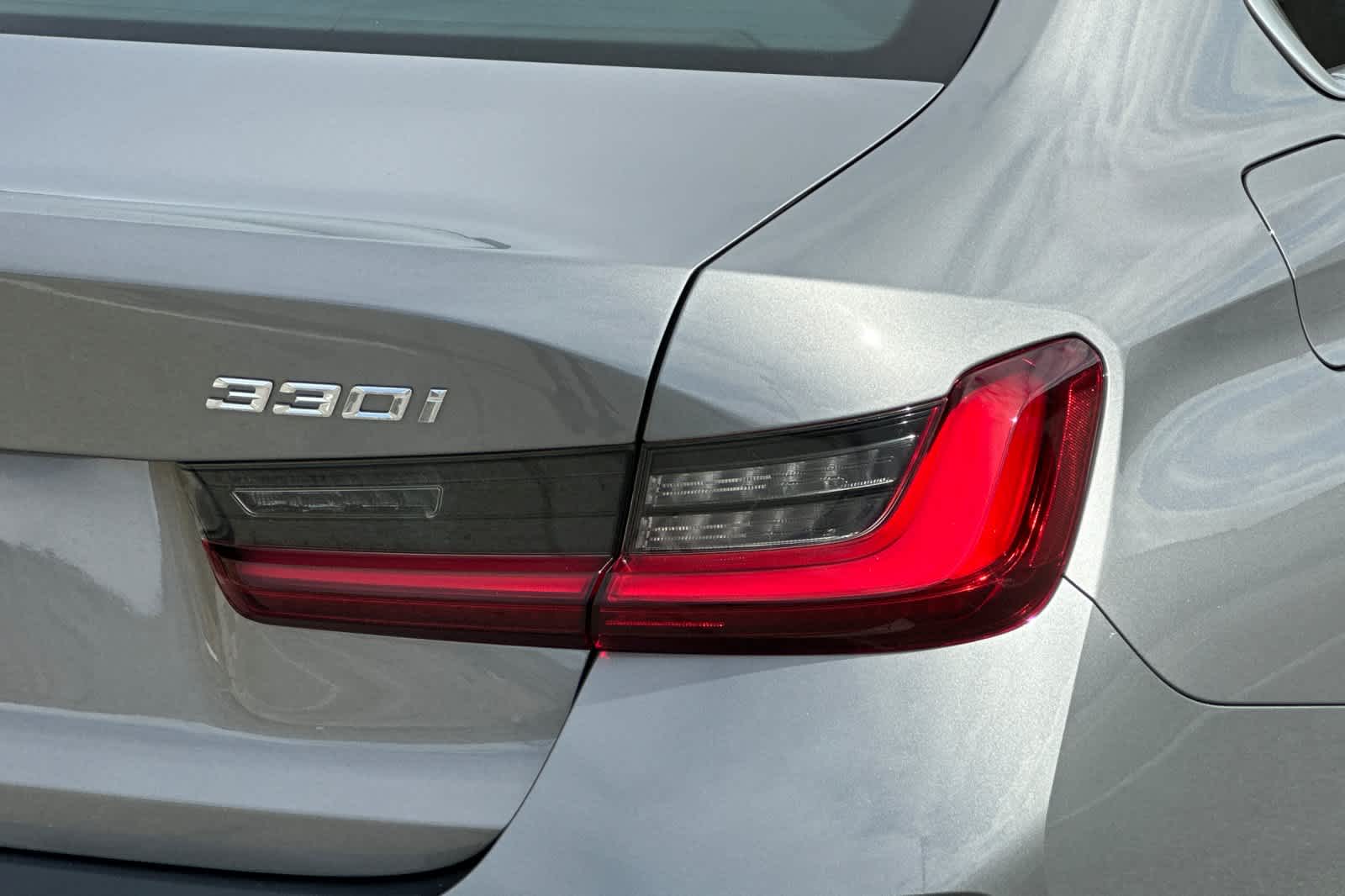 2024 BMW 3 Series 330i 29
