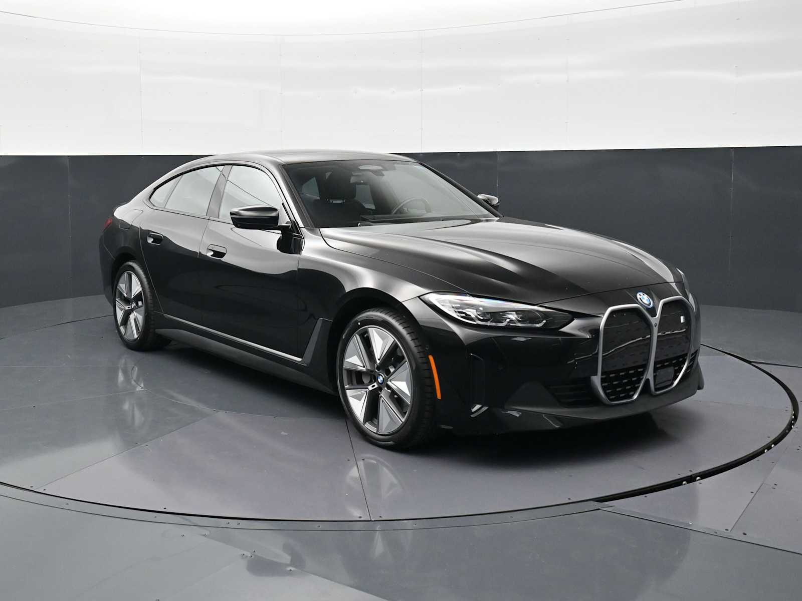 Thumbnail: 2023 BMW i4 - 3