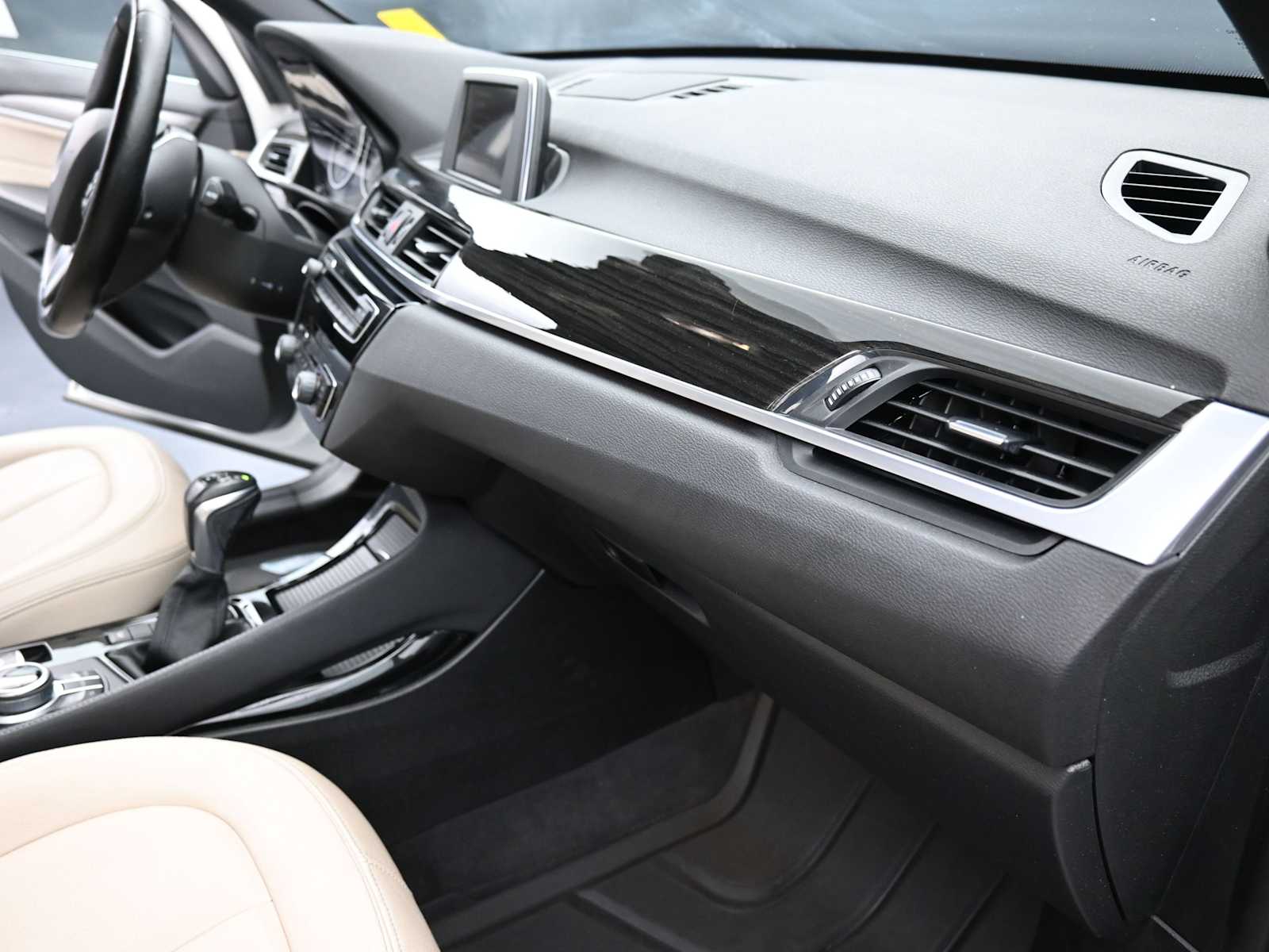 Thumbnail: 2016 BMW X1 - 15